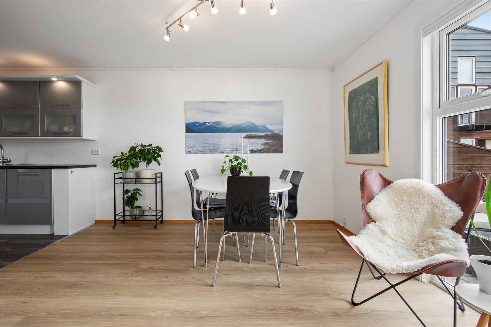 1. etg: Allrom / spisestue Galleribilde