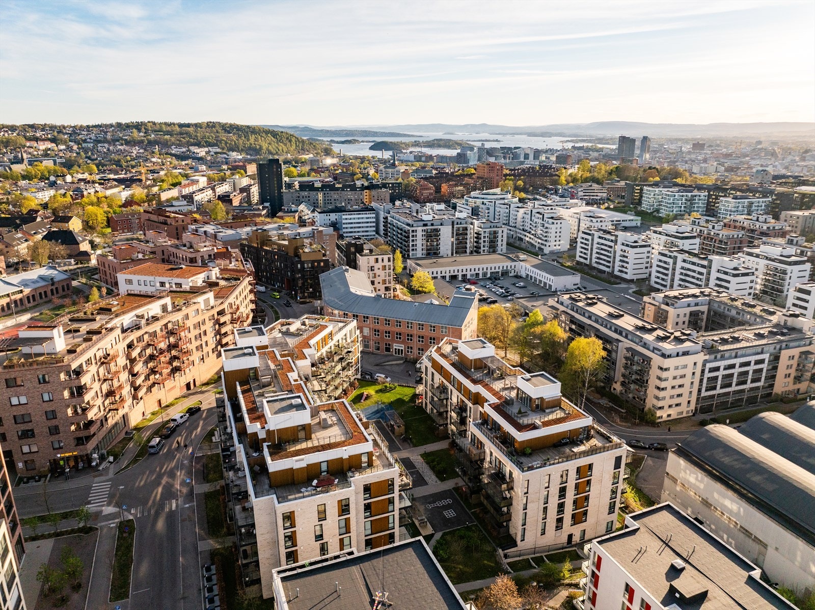 Ensjø er et populært område i vekst og denne leiligheten ligger meget fint til på området. Galleribilde