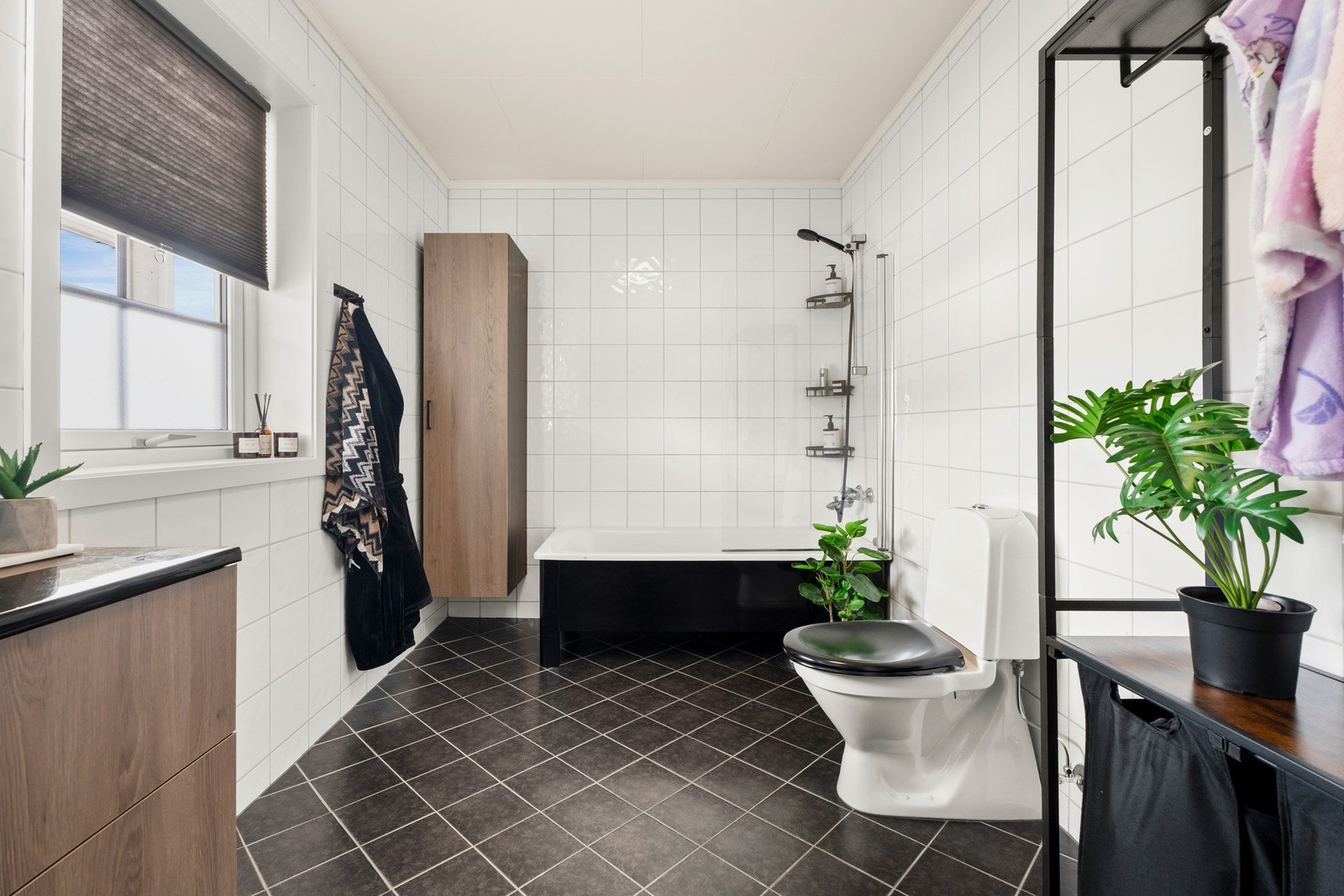 Delikat bad med moderne uttrykk Galleribilde