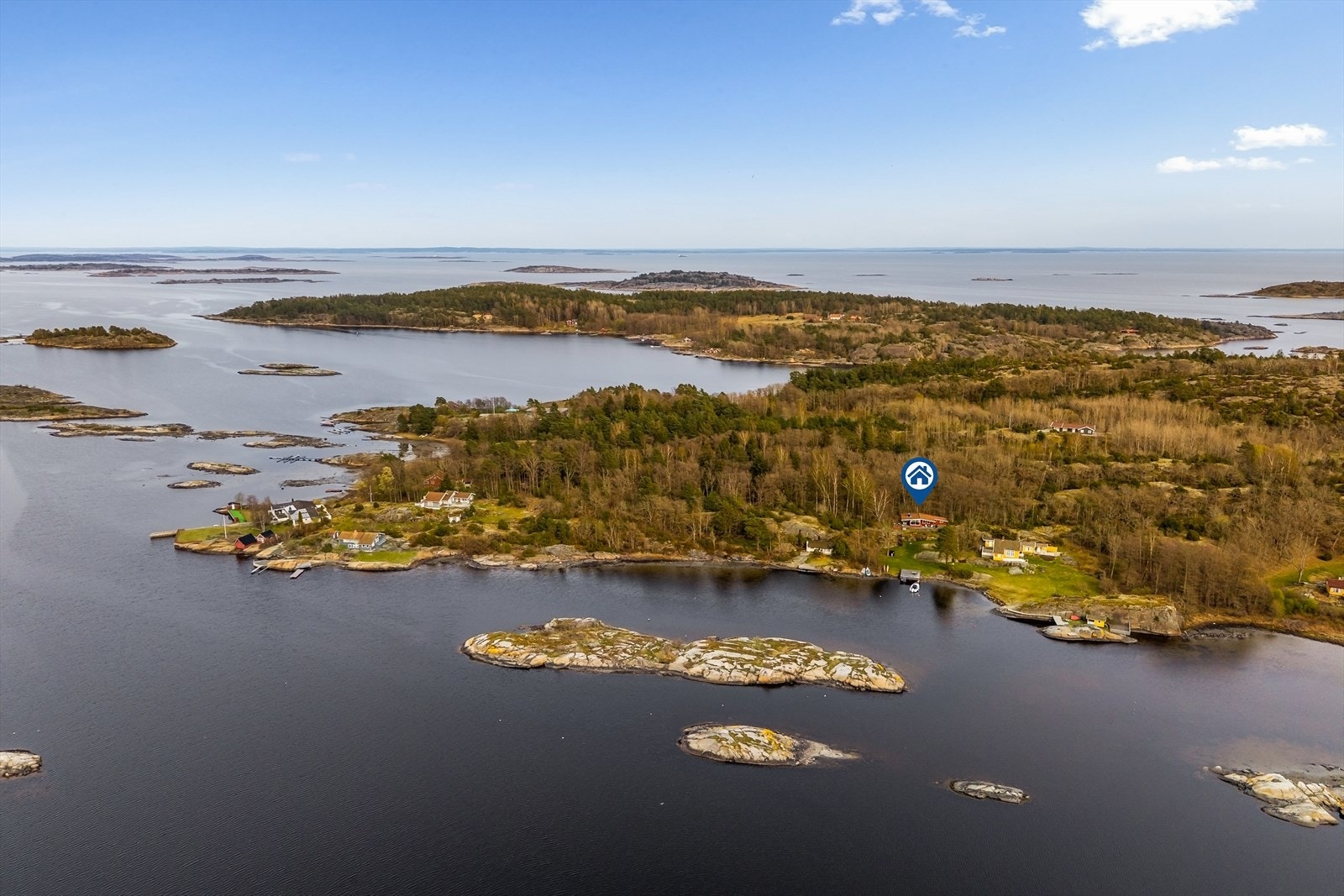 Beliggenheten gir et ypperlig utgangspunkt for å utforske holmer og skjær i Færder nasjonalpark. Galleribilde
