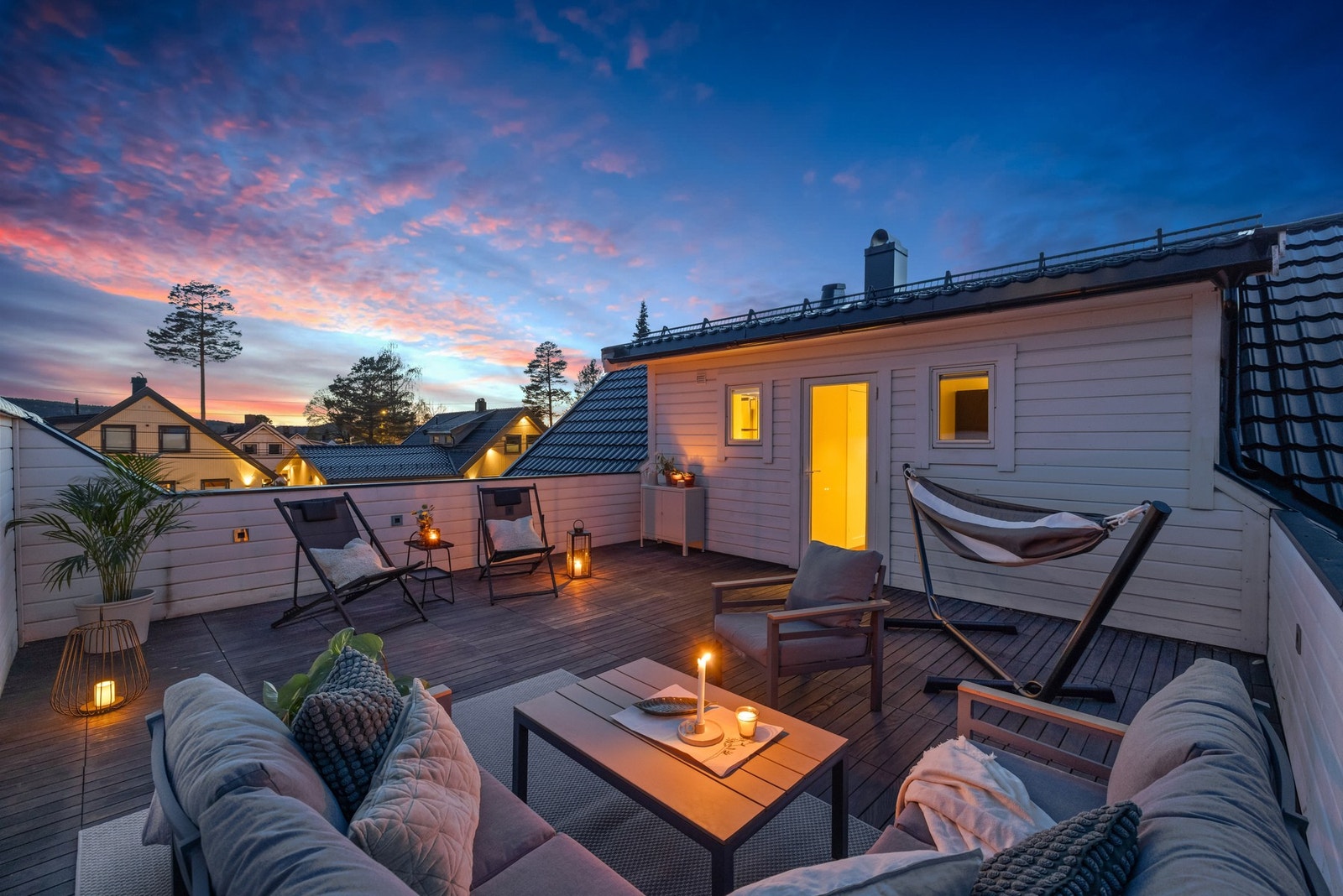 På takterrassen kan du nyte sene sommerkvelder med utsikt, ro og gode solforhold til langt ut på kvelden. Galleribilde