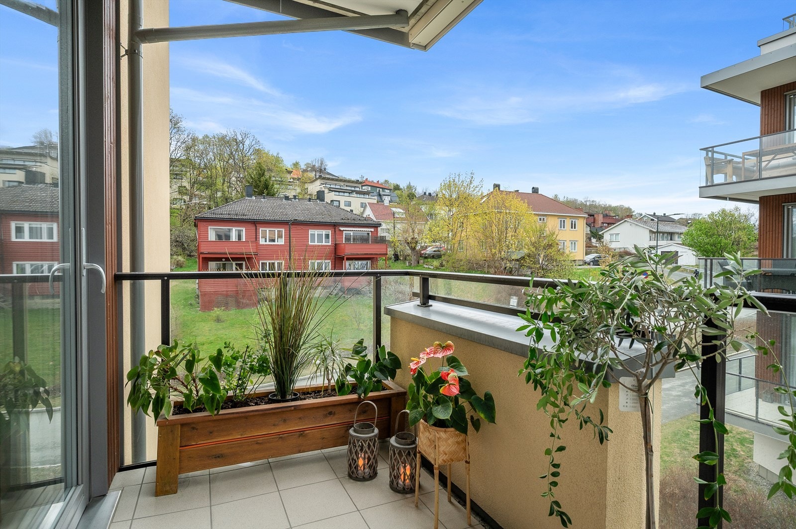 Fra stuen er det direkte utgang til en herlig balkong på 8,5 m². Galleribilde