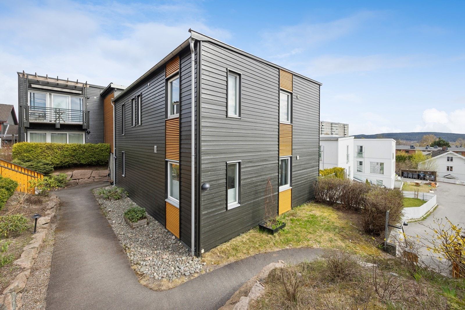 Rødtvetkroken 8D ligger i et veletablert og barnevennlig boligområde på Rødtvet. Galleribilde