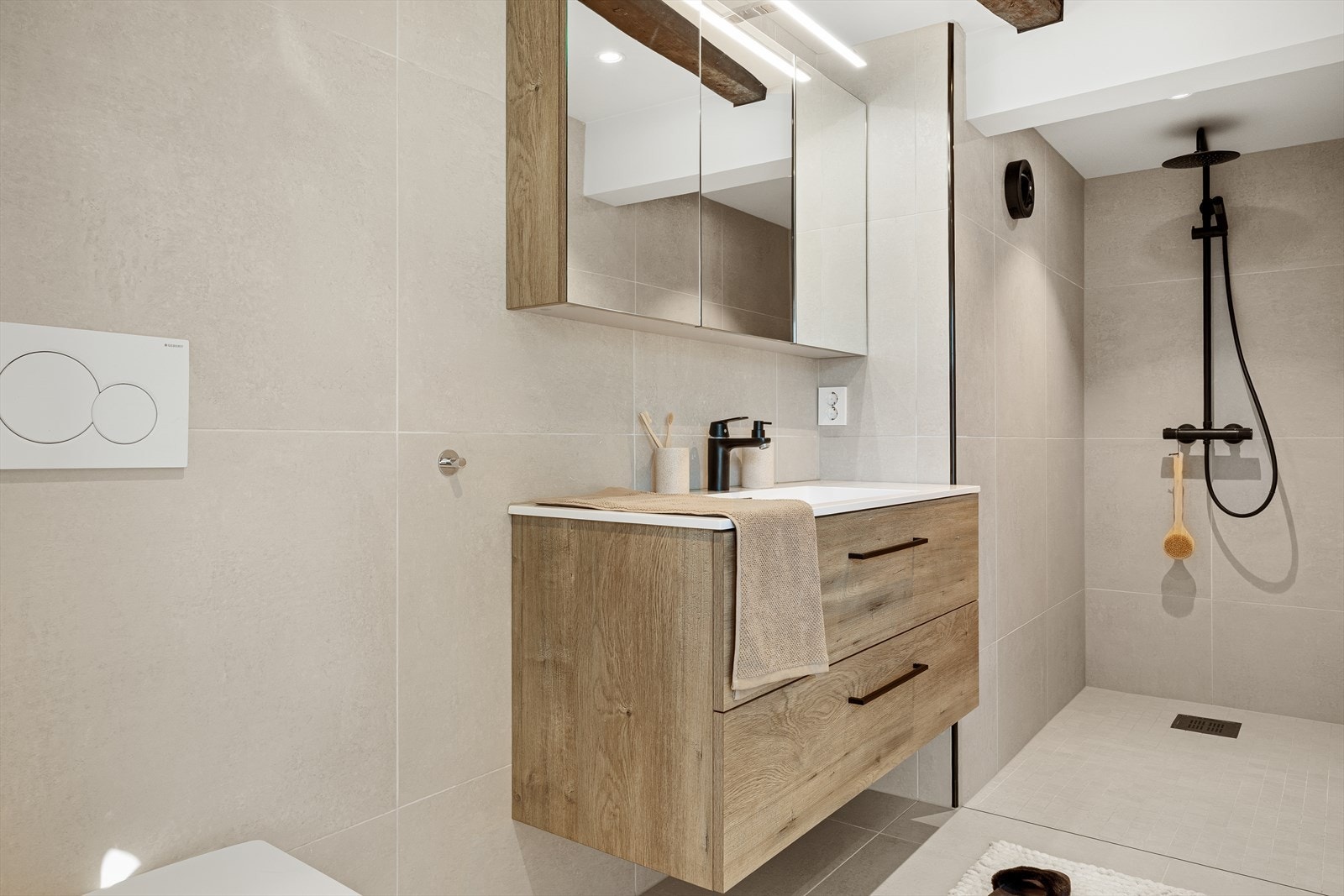 Badet er oppusset i 2023 og måler 7,1 kvadrat Galleribilde