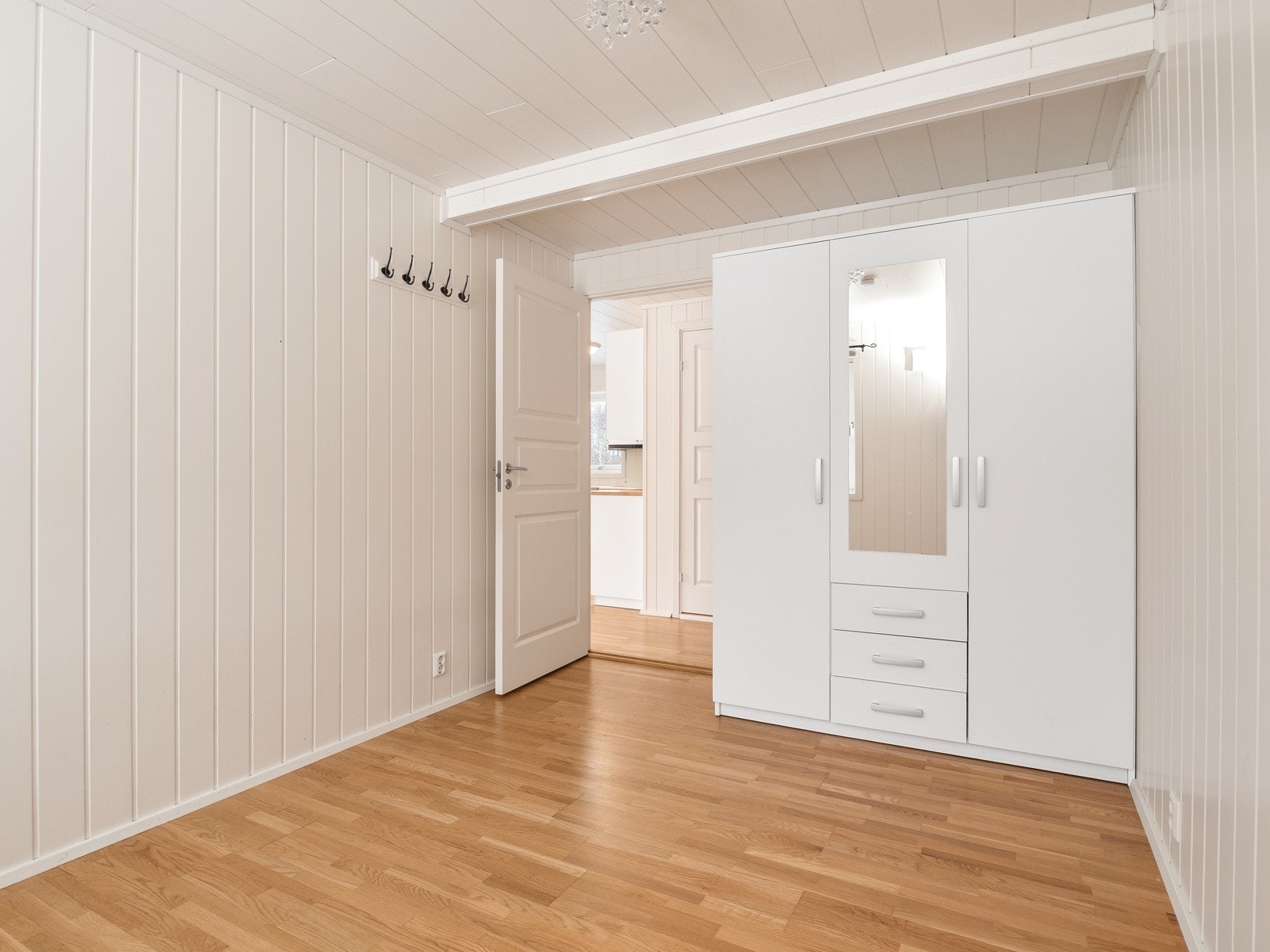 Det er god plass til seng og garderobeløsning Galleribilde