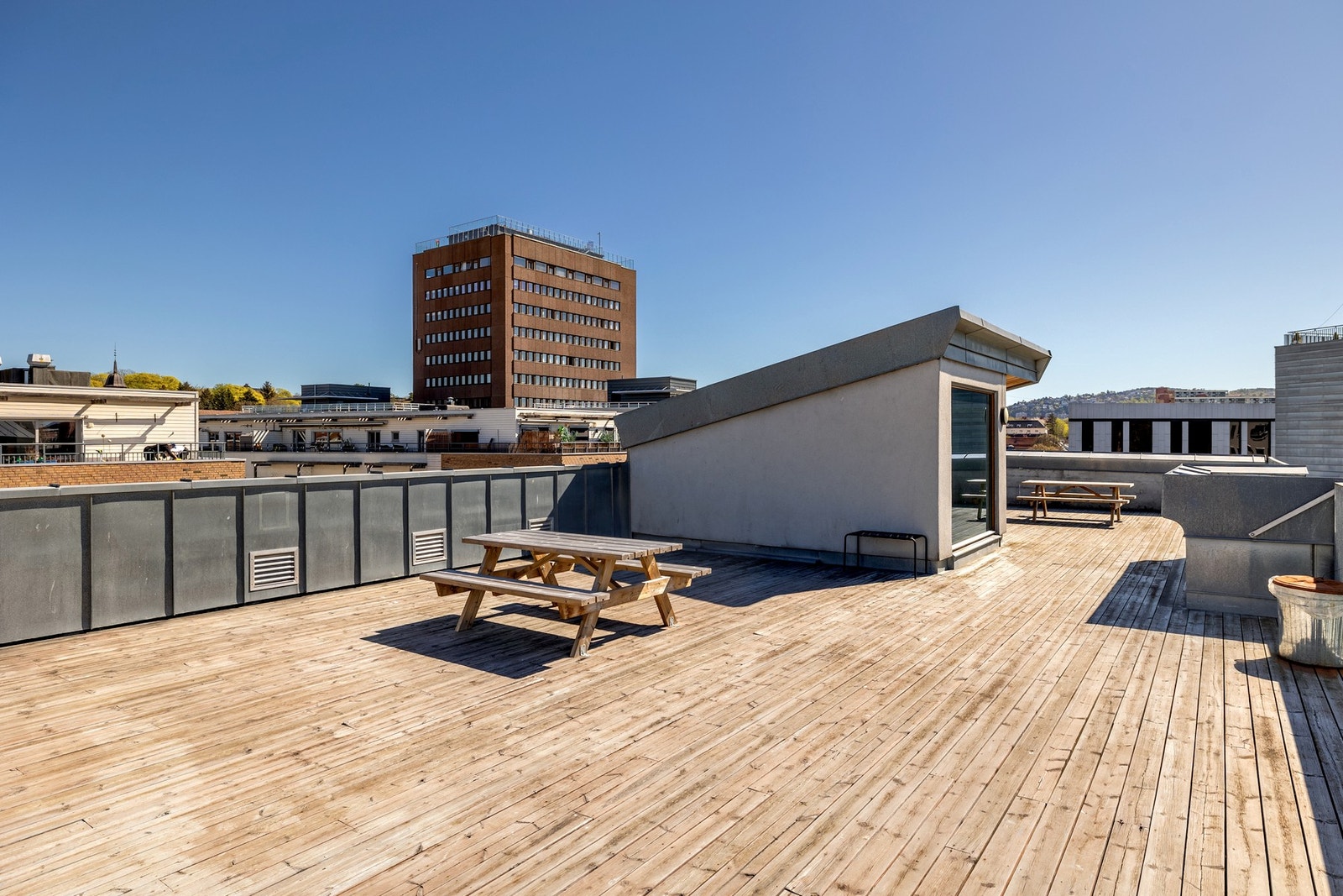 Felles takterrasse med trappeadkomst fra leiligheten Galleribilde
