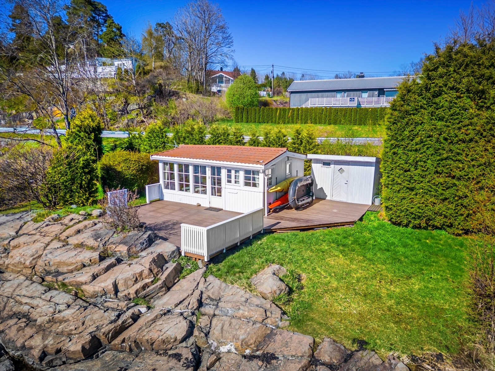 Eiendommen ligger idyllisk til langs Sandebukta, som er en hyggelig og liten skjærgård.
Foto: Ole Thoresen Galleribilde