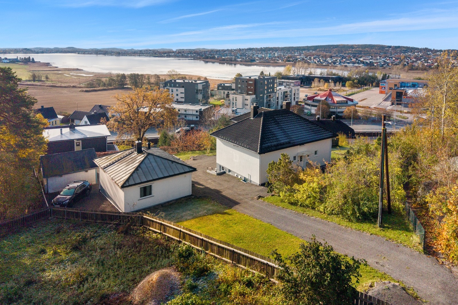Eiendommen består av 2 boenheter. Galleribilde