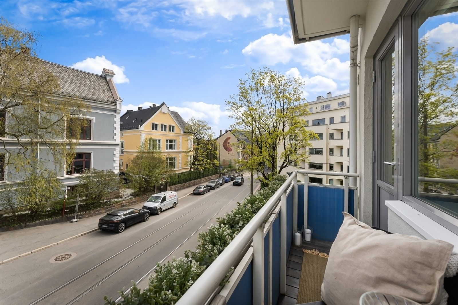 Leiligheten ligger høyt og fritt i 3. etasje. Galleribilde