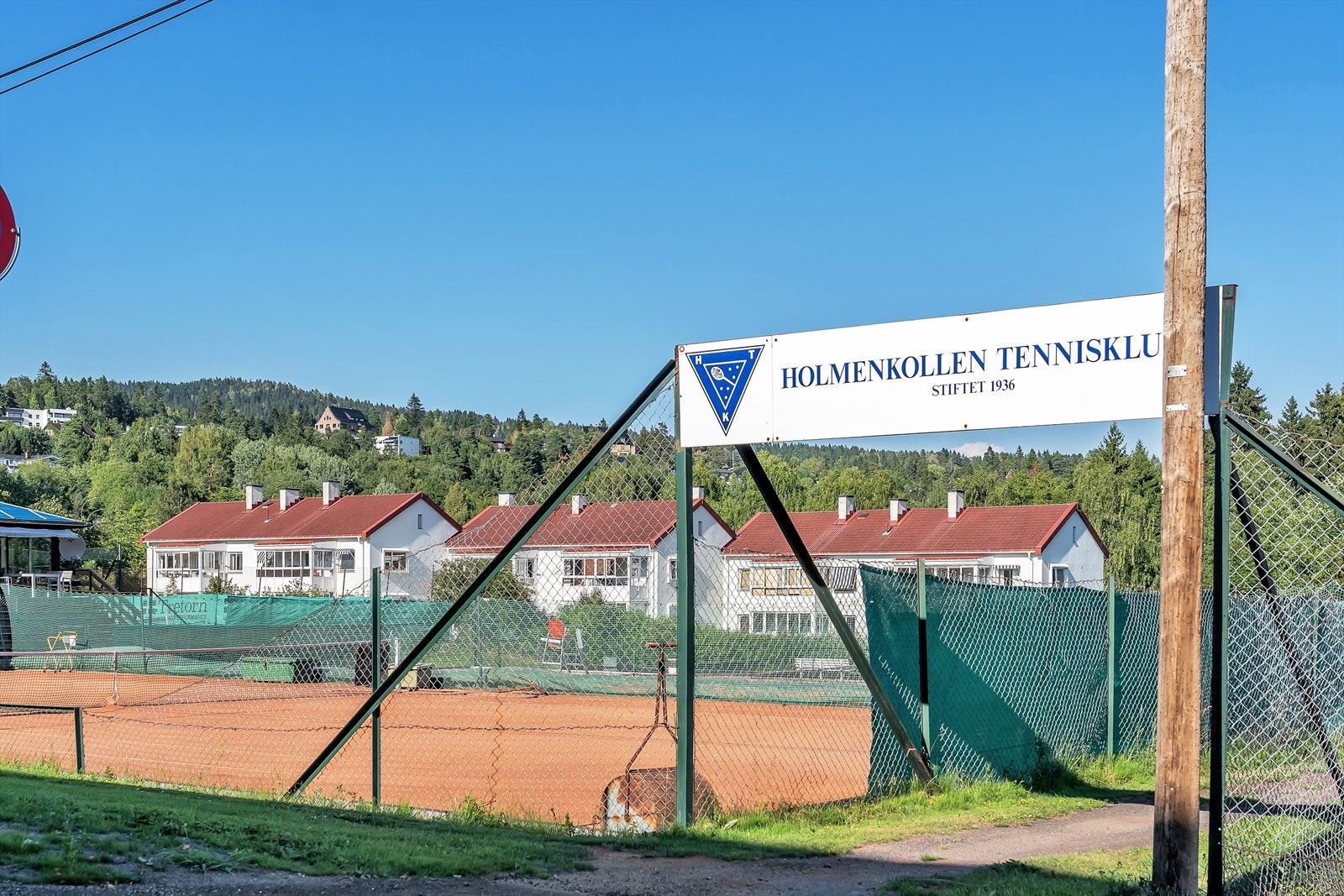Kort vei til Holmenkollen Tennisklubb - et godt nærområdetilbud for tennis og aktivitet. Galleribilde