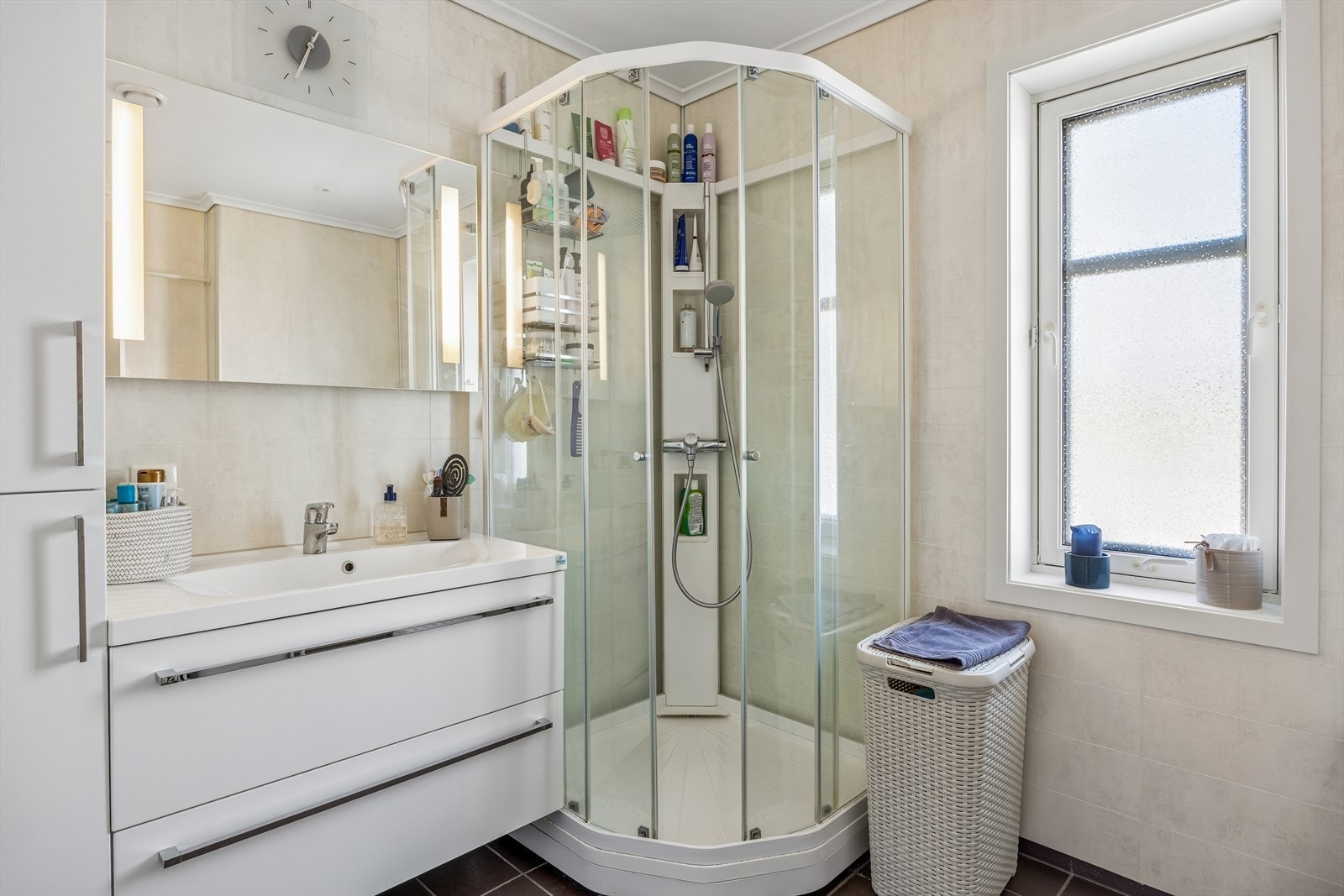 Badet i første etasje er på totalt 5,5 m². Galleribilde