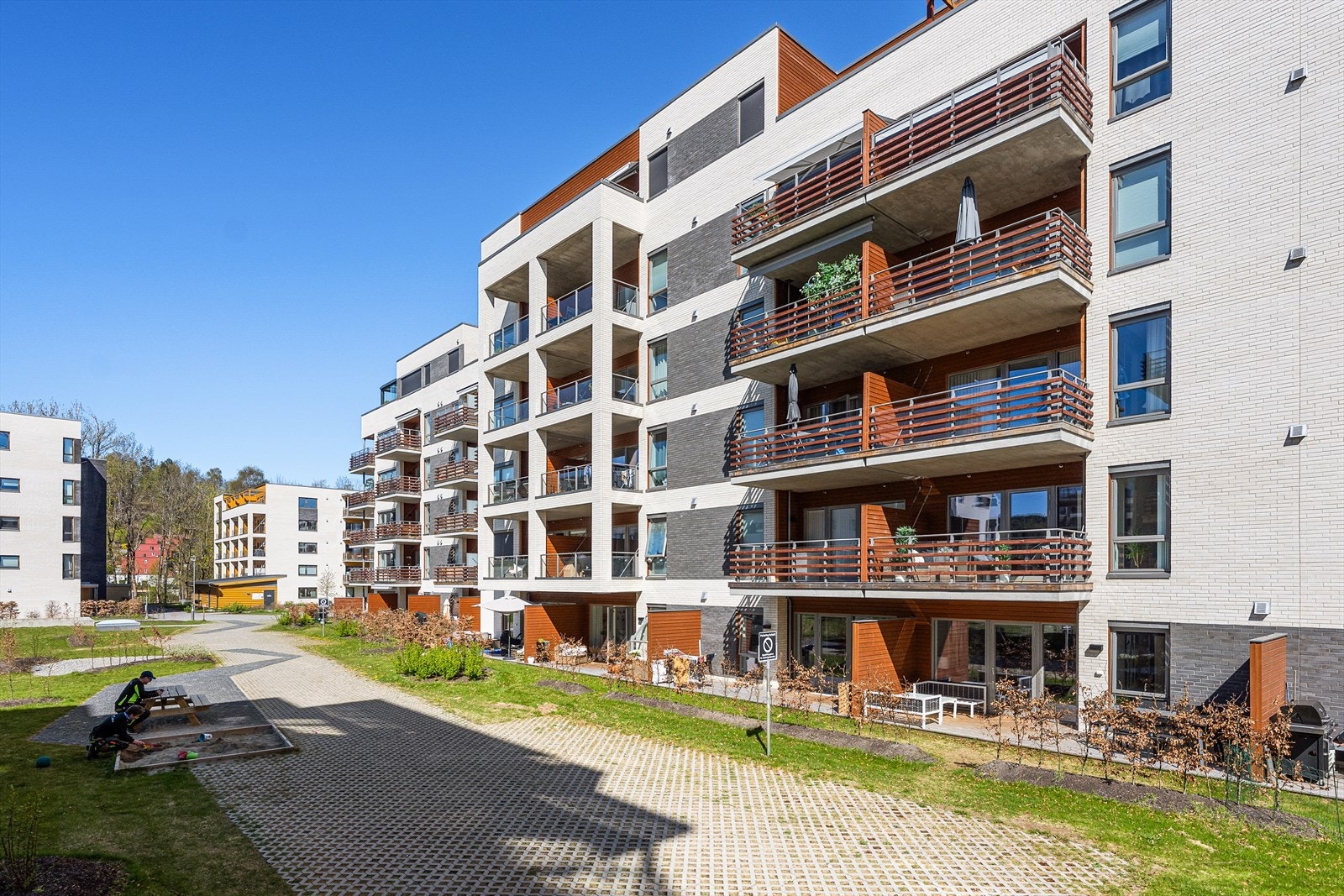 Sandekra ligger i et nyere, attraktivt og moderne boligområde på Billingstad, mellom Sandvika og Asker. Galleribilde