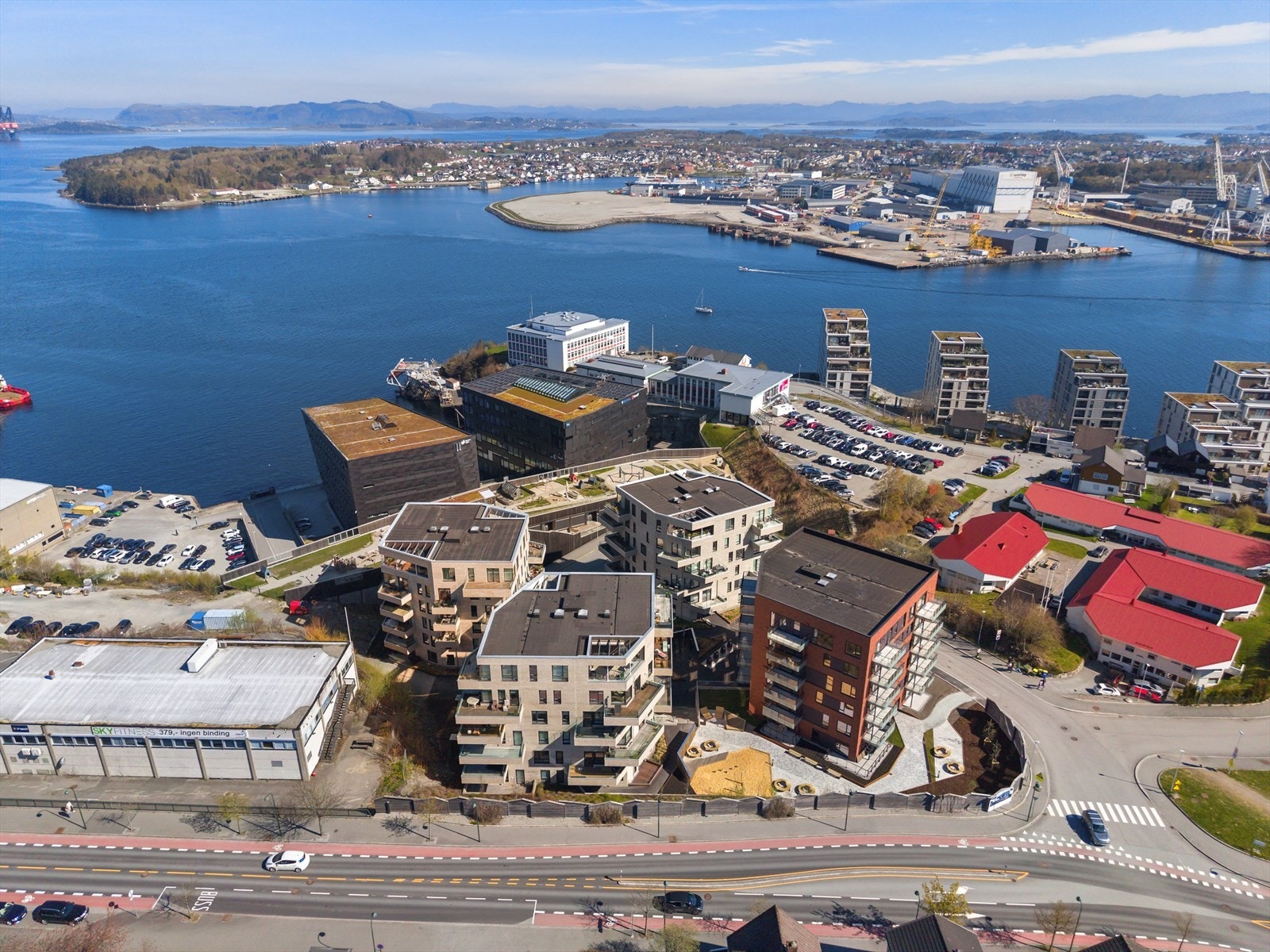 Her bor du sentralt med umiddelbar nærhet til Byfjorden og gangavstand til Stavanger sentrum. Galleribilde
