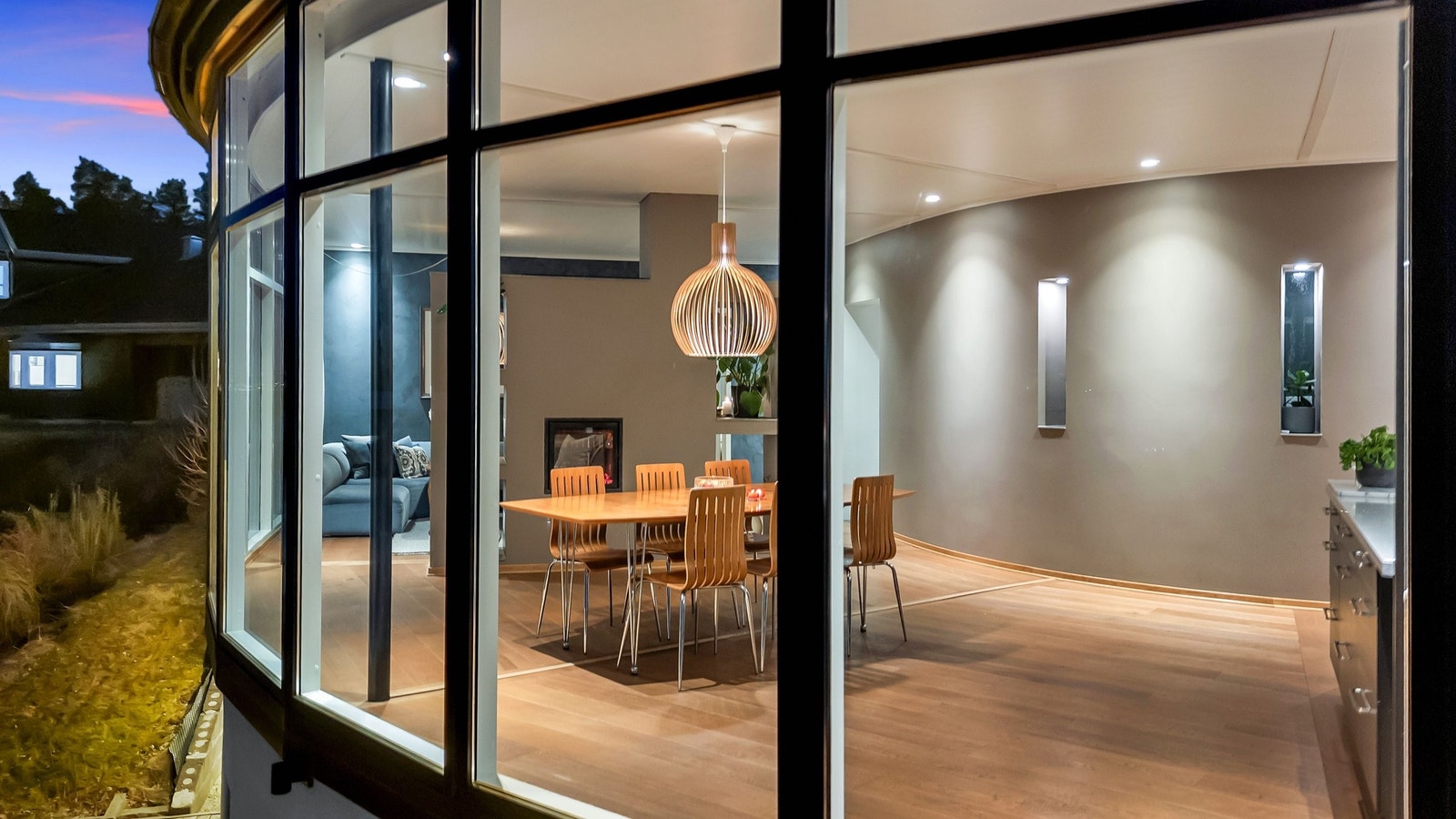 Vindusbuen og innvendig murbue Galleribilde