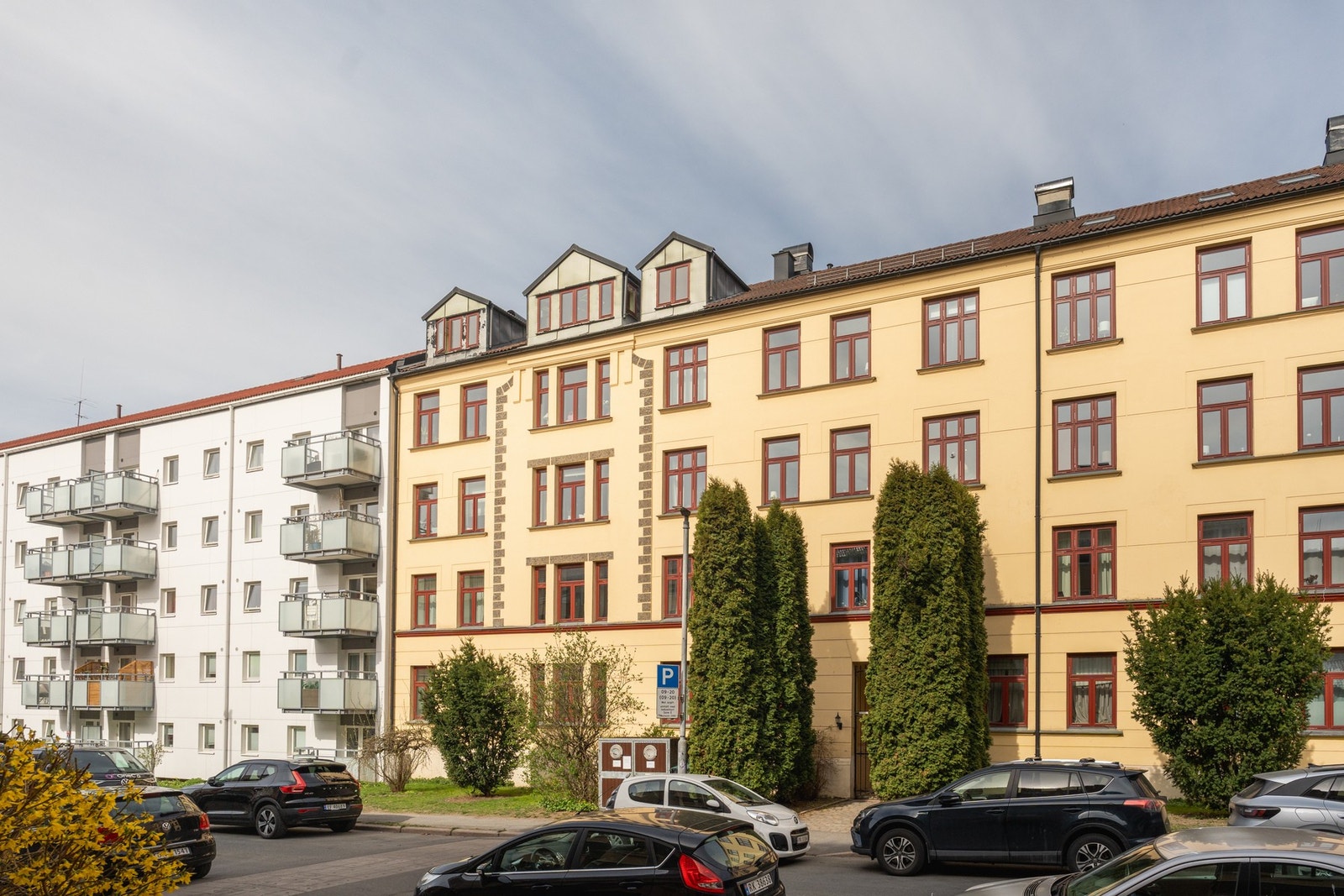Eiendommen ligger sentralt på Sandaker, i et veletablert og etterspurt nabolag. Galleribilde