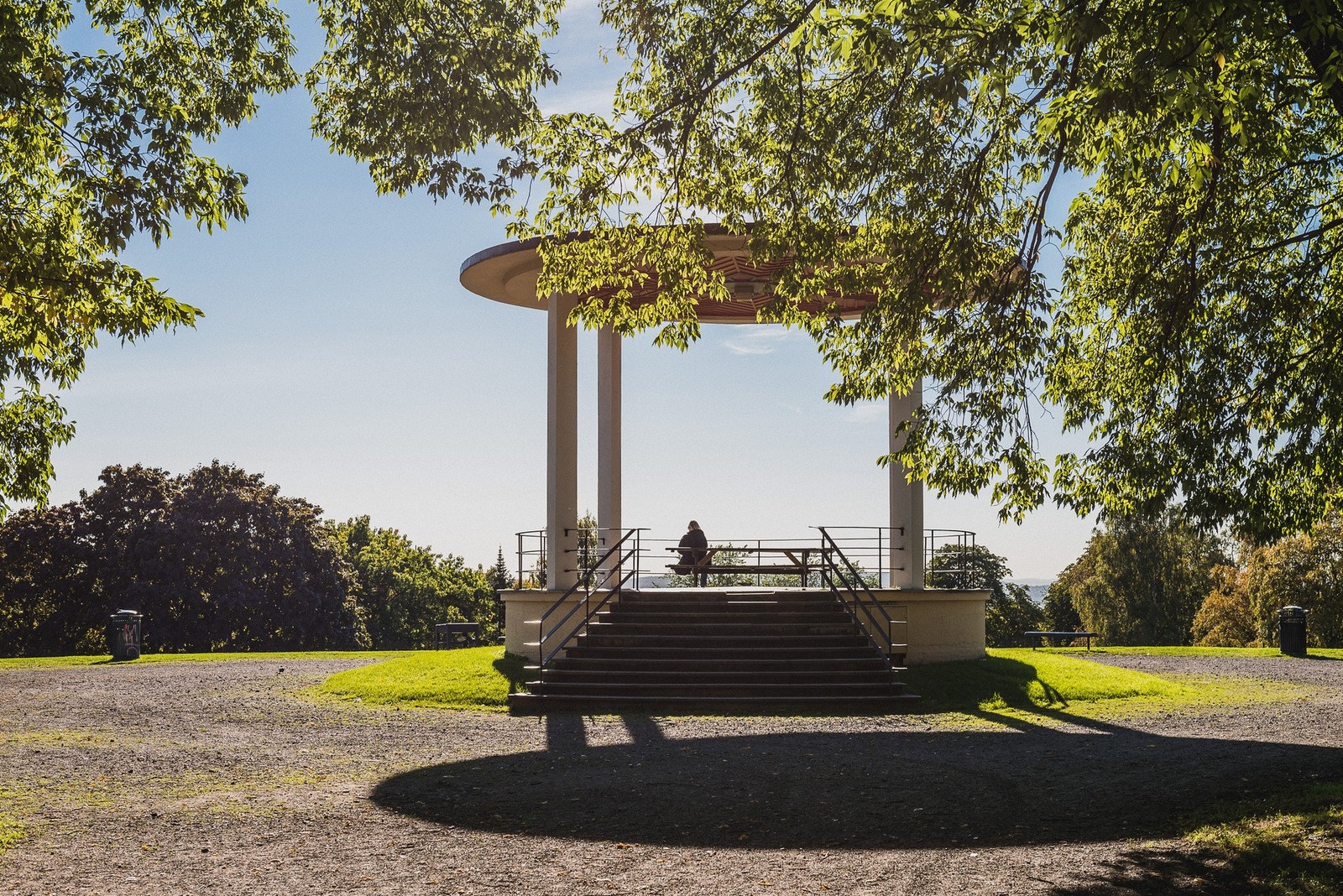 Torshovparken er et populært grøntområde med romslige plenarealer, sittebenker og gode muligheter for grilling i sommerhalvåret. Galleribilde