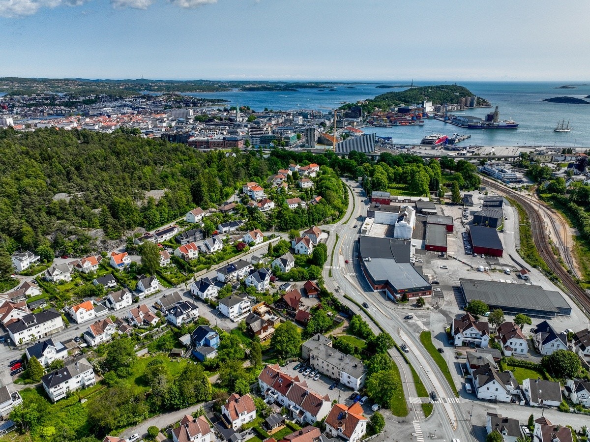 Ligger i gåavstand til sentrum - matbutikk rett over gata Galleribilde