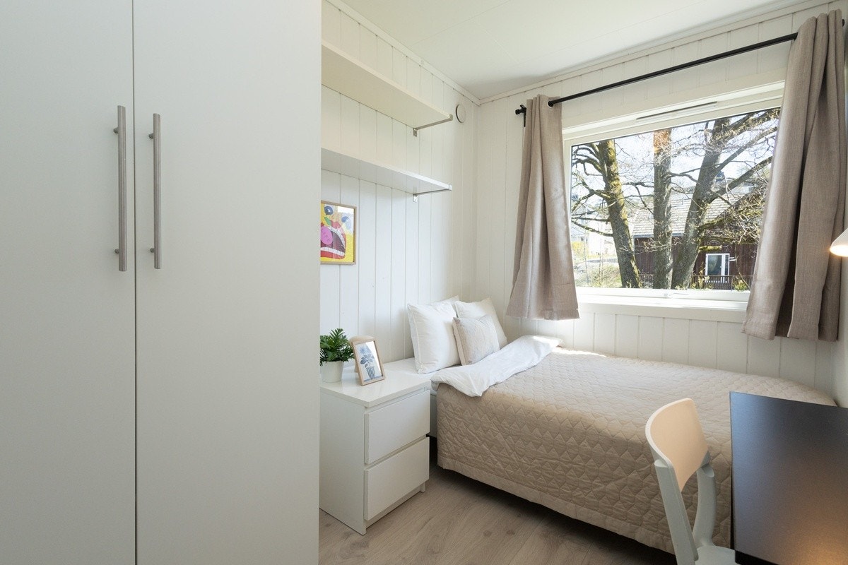 Soverom 1 med nattbord Galleribilde