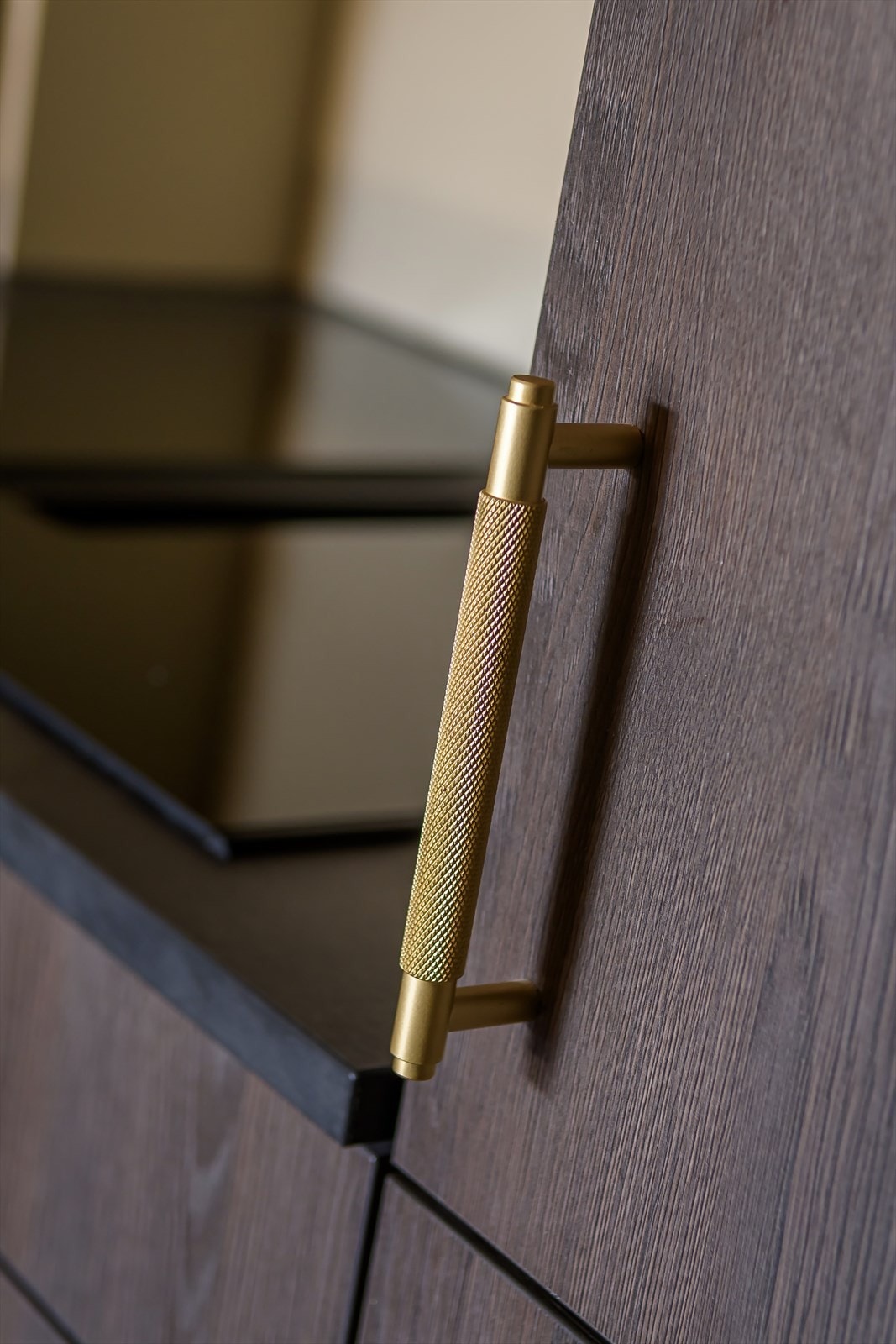 Stilfulle detaljer går igjen i hele leiligheten Galleribilde