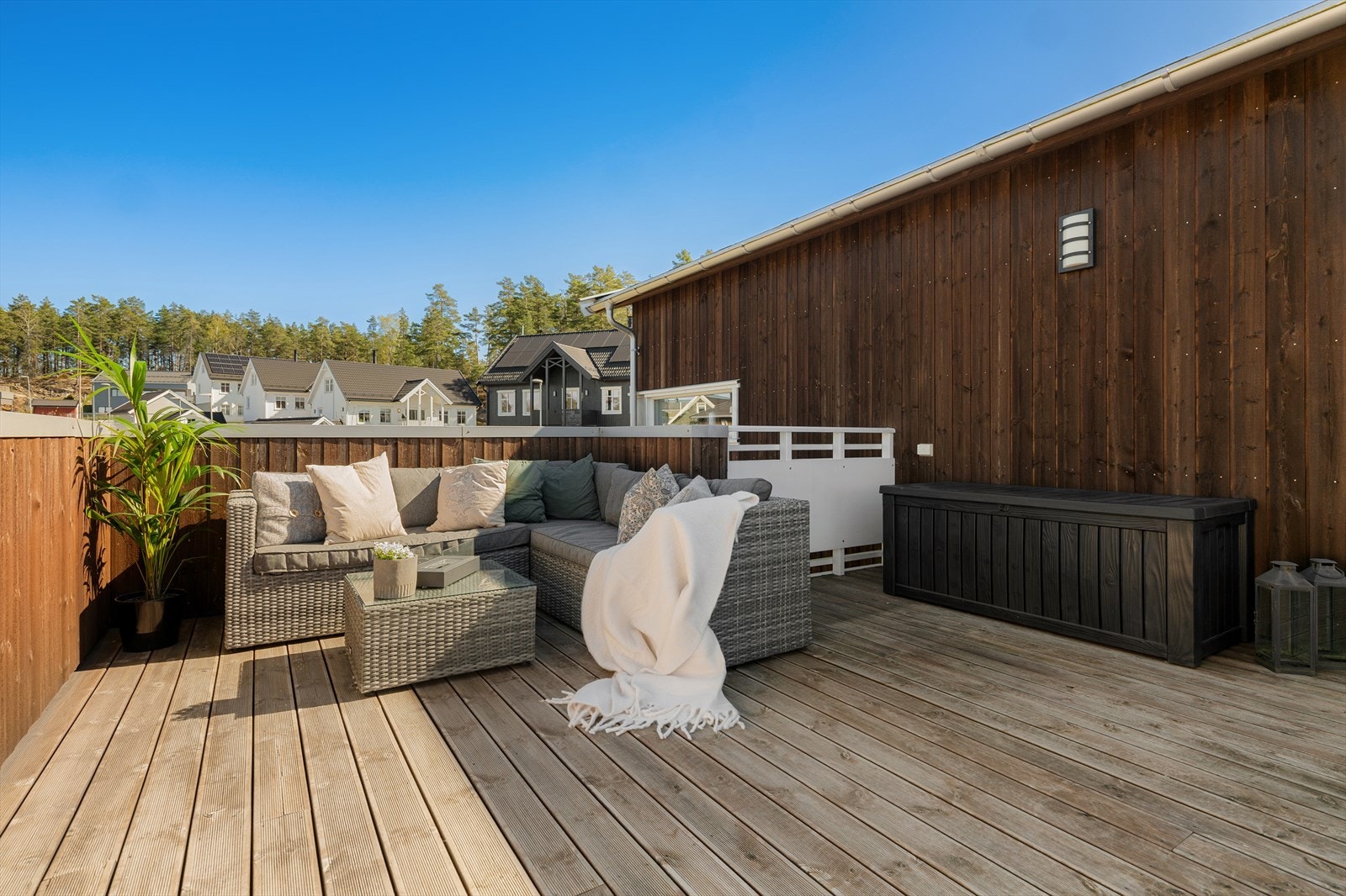 Fra stue har du adkomst til en herlig, vestvendt terrasse på ca. 31 kvm. Galleribilde