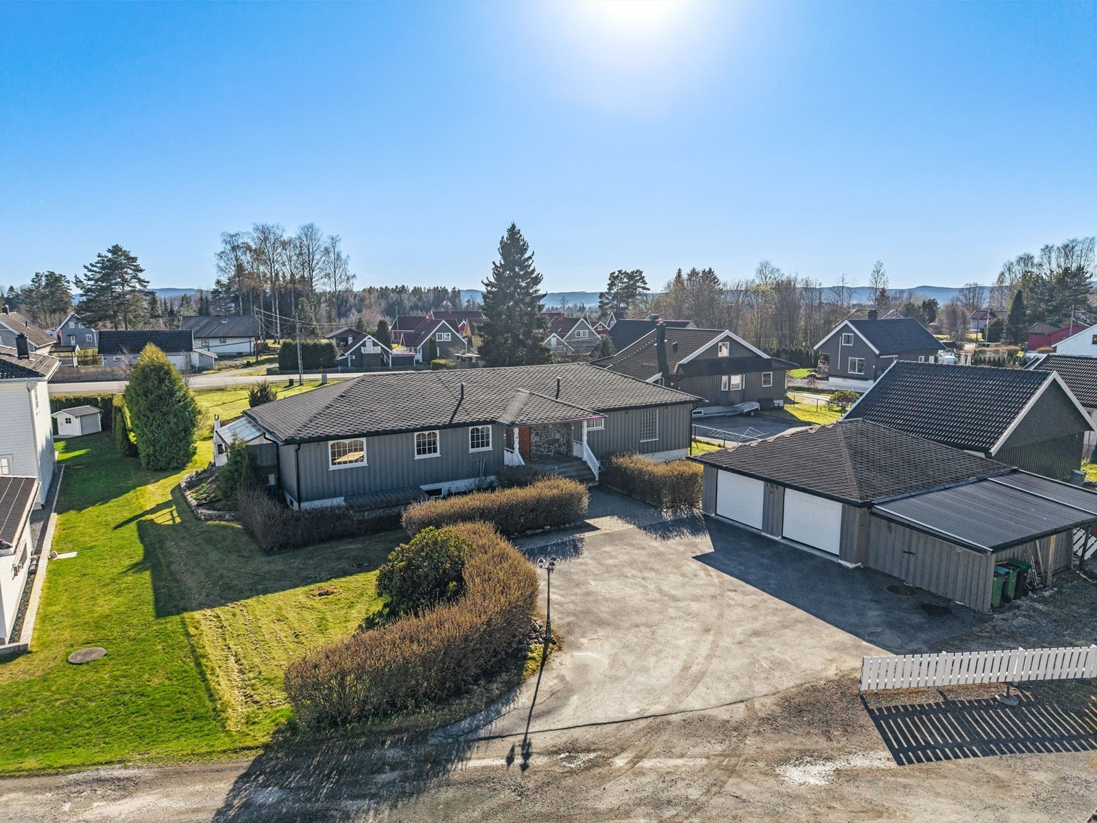 Velkommen til Hølandsveien 164! En innholdsrik enebolig med en praktisk planløsning. Galleribilde