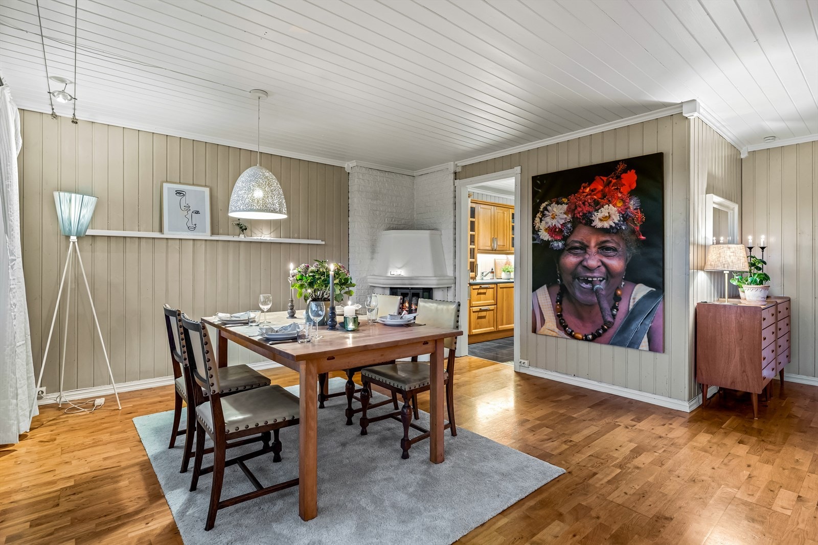 Fra sonen der spisestuen står i dag er det inngang til kjøkken Galleribilde