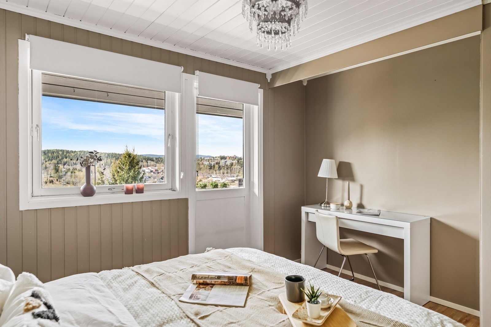 Fra hovedsoverommet er det utgang til en veranda på 7 m². Galleribilde