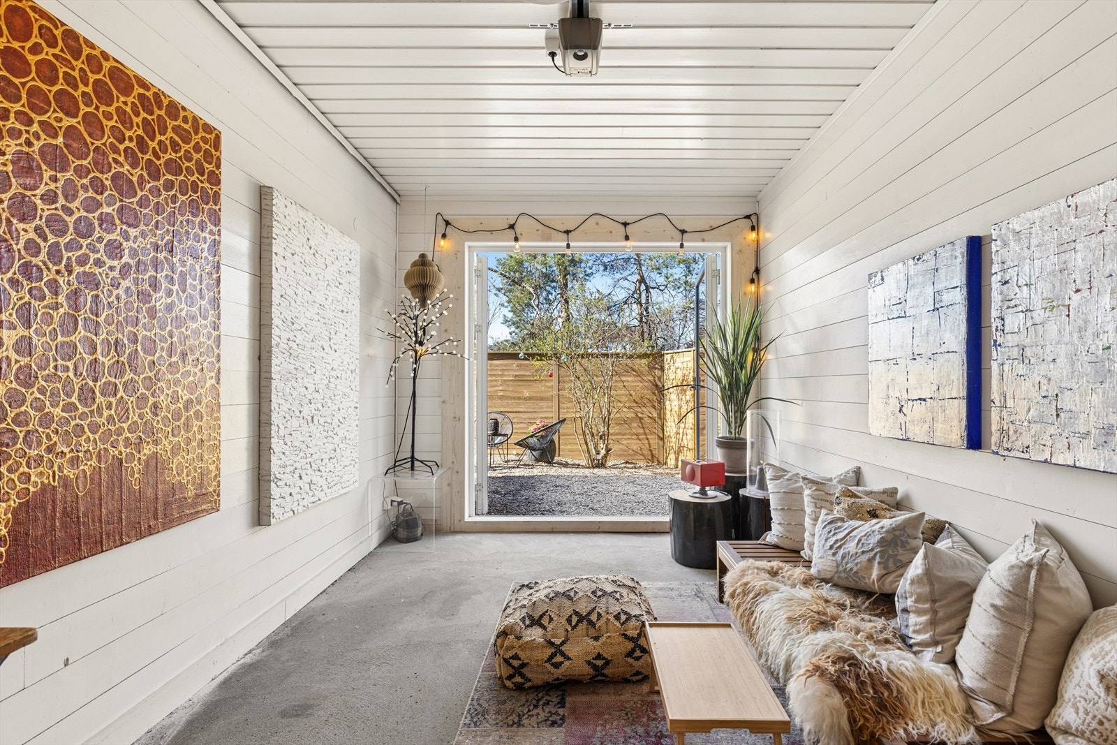 Innebygget carport med flerbruksfunksjon. Galleribilde