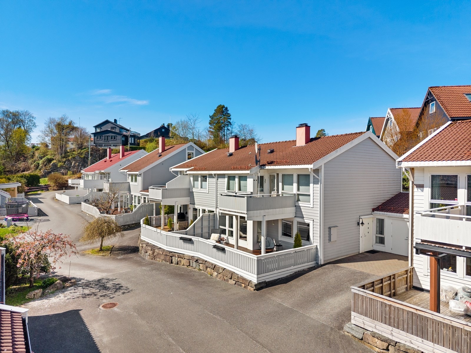 Boligen ligger i 1. etasje med enkel tilkomst Galleribilde