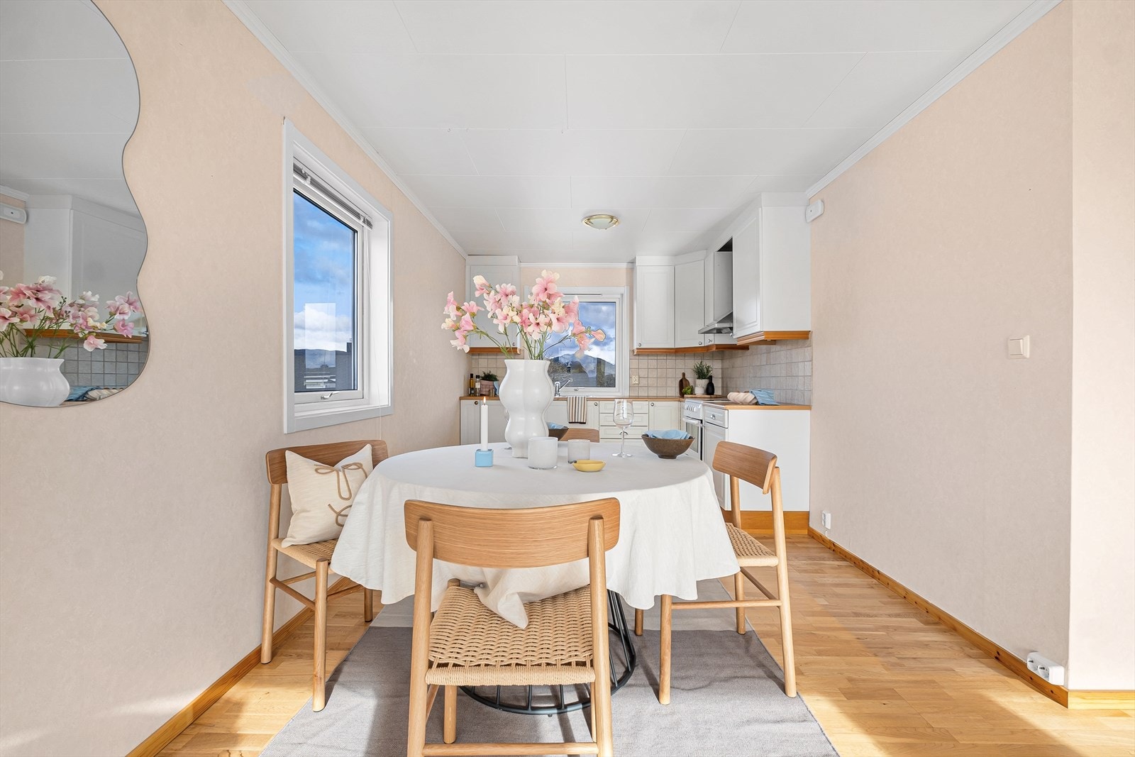 Her er det god plass til hyggelige måltider med familie og venner Galleribilde