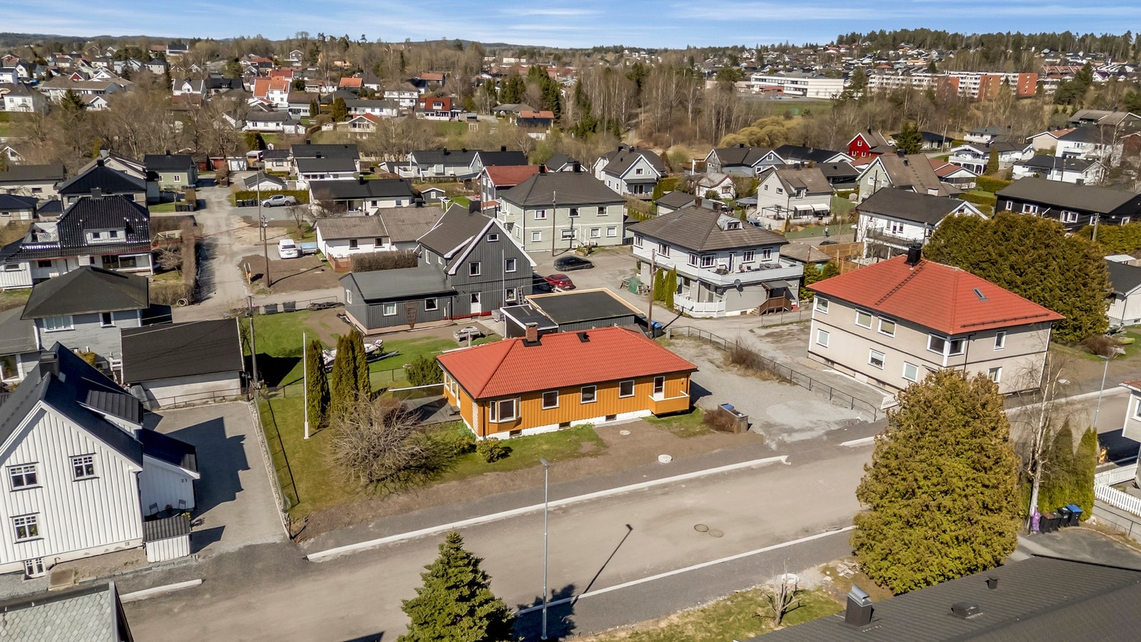 Det er lagt ny stikkledning og vannledning på eiendommen. Galleribilde