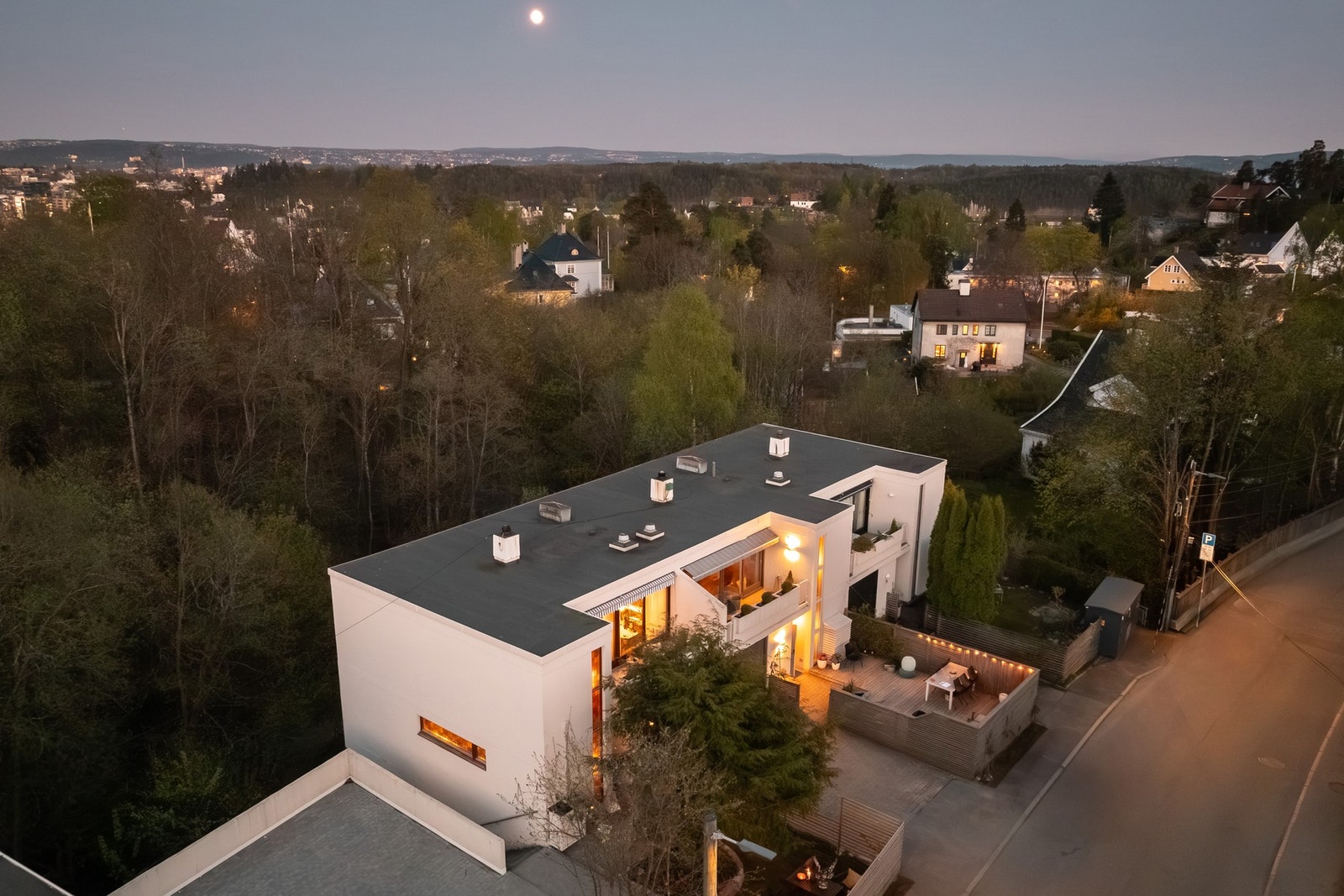 70-talls arkitektur i betong. Galleribilde
