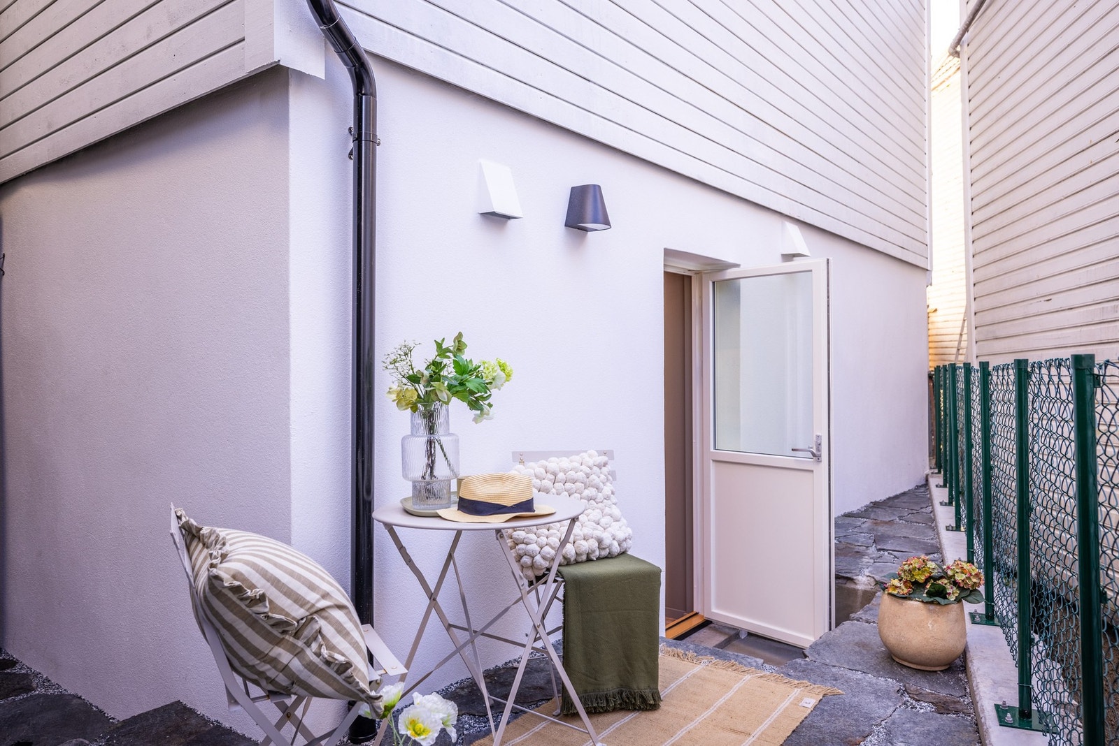 Utgang til bakgård Galleribilde