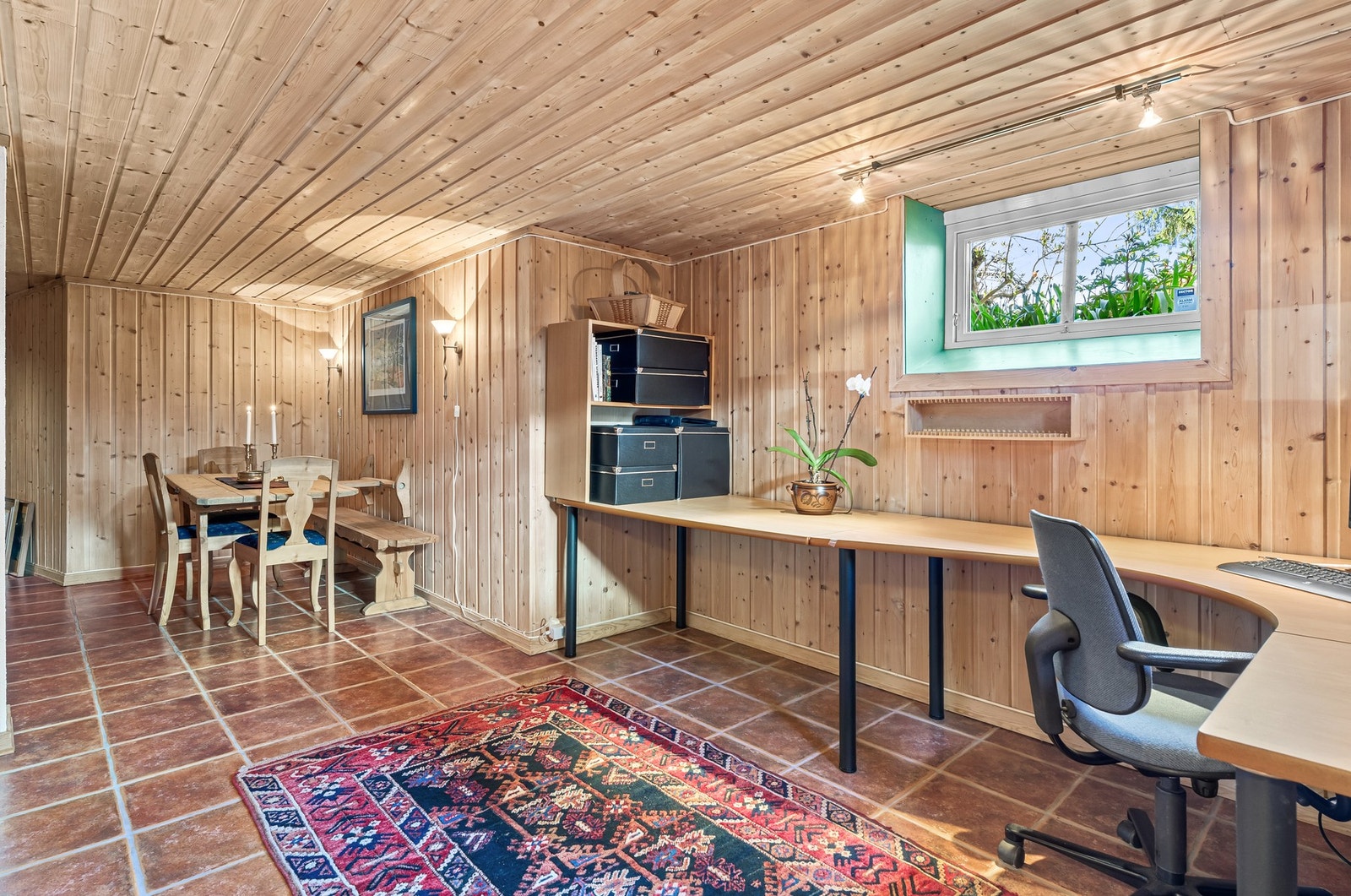 Denne delen av boligen er ikke omsøkt, men brukes i dag som kontor/kjellerstue. Galleribilde