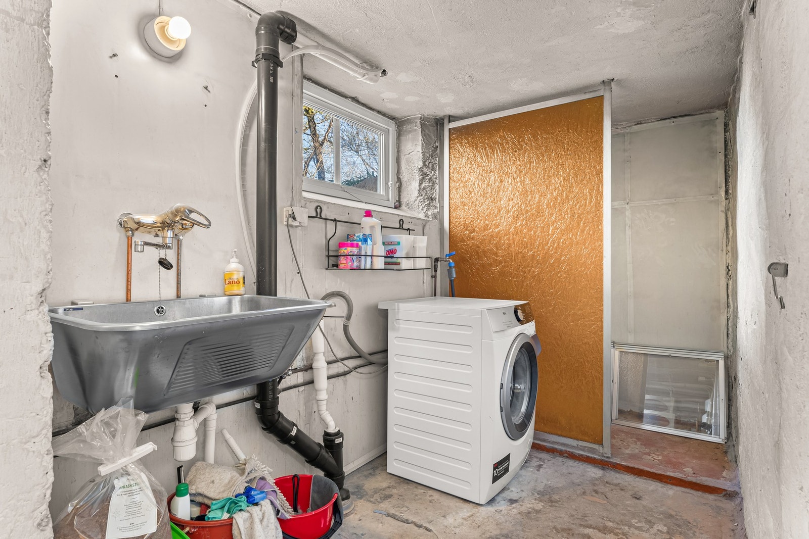 Vaskerom i kjeller. Galleribilde
