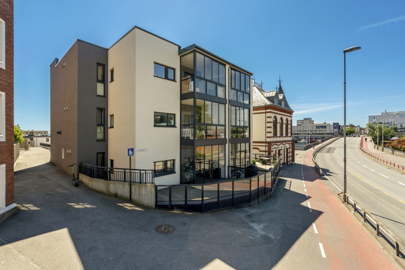 Blokkas fasade Galleribilde