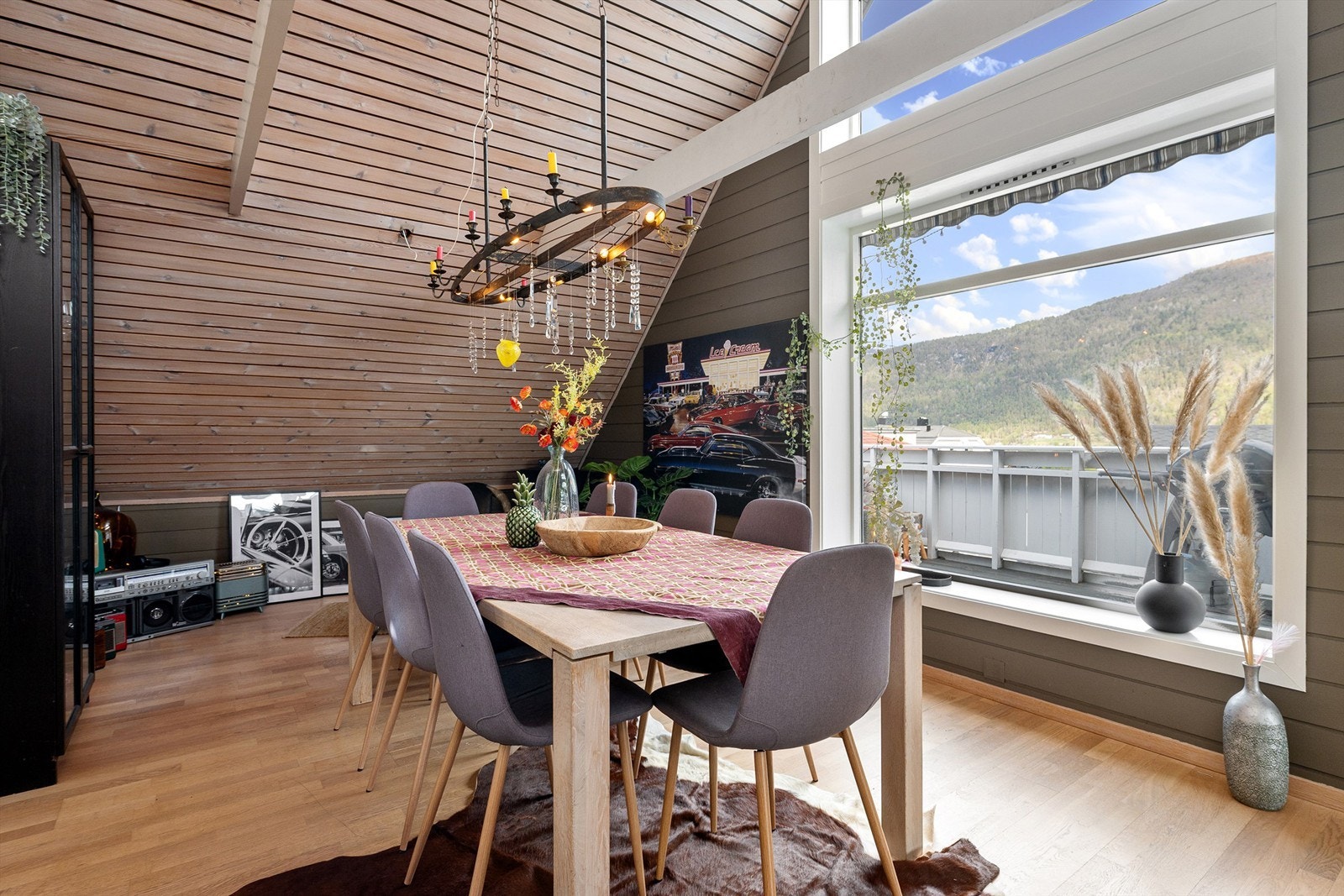 Spiseplass på stua Galleribilde