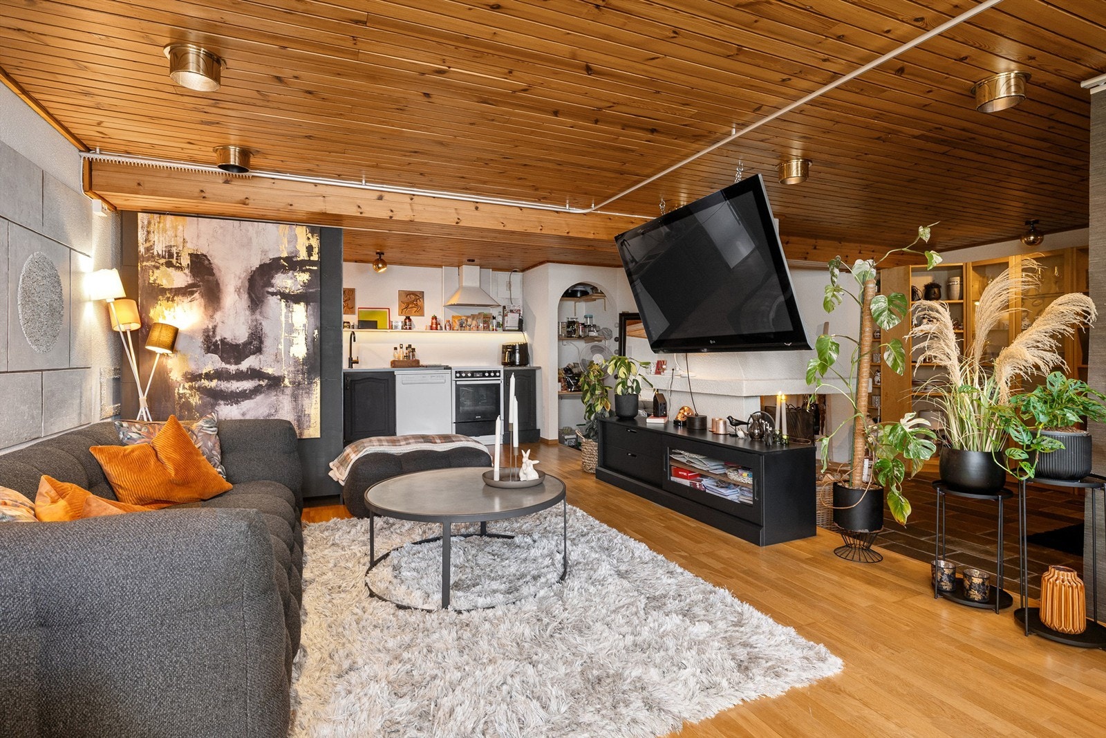 Kjøkken og stue i kjeller (ikke bruksendret) Galleribilde