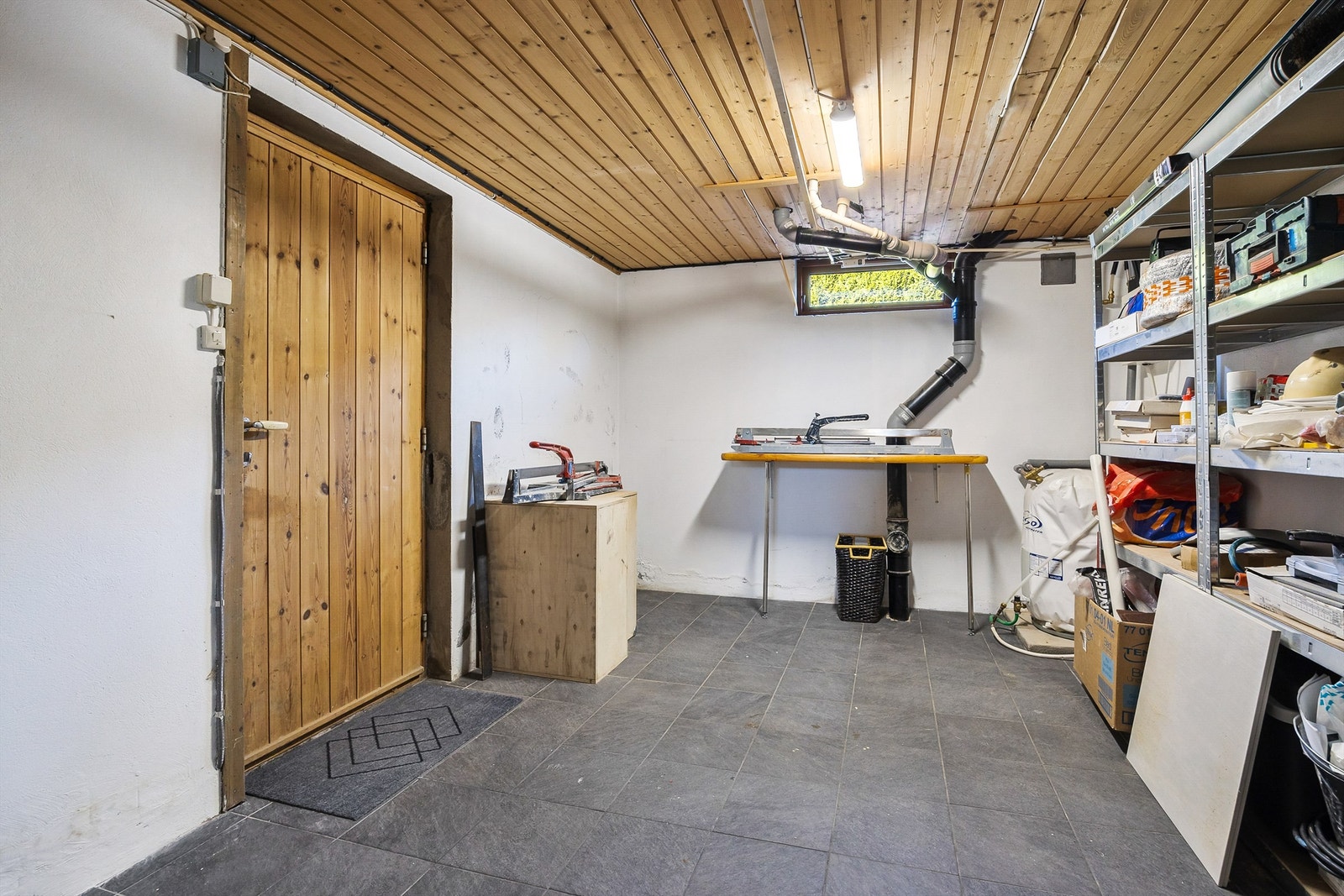 God plass til oppbevaring av sportsutstyr, verktøy og sesongartikler. Galleribilde