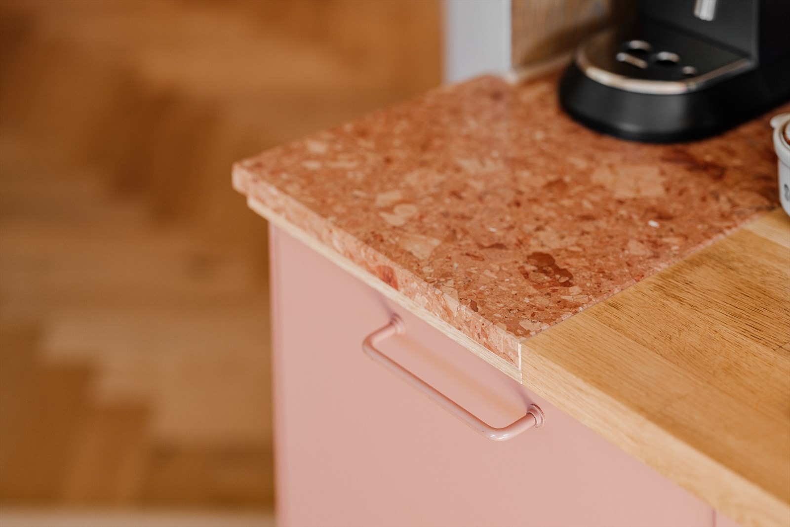 Nedfelt italiensk terrazzo i benkeplate - eksklusivt og slitesterkt Galleribilde