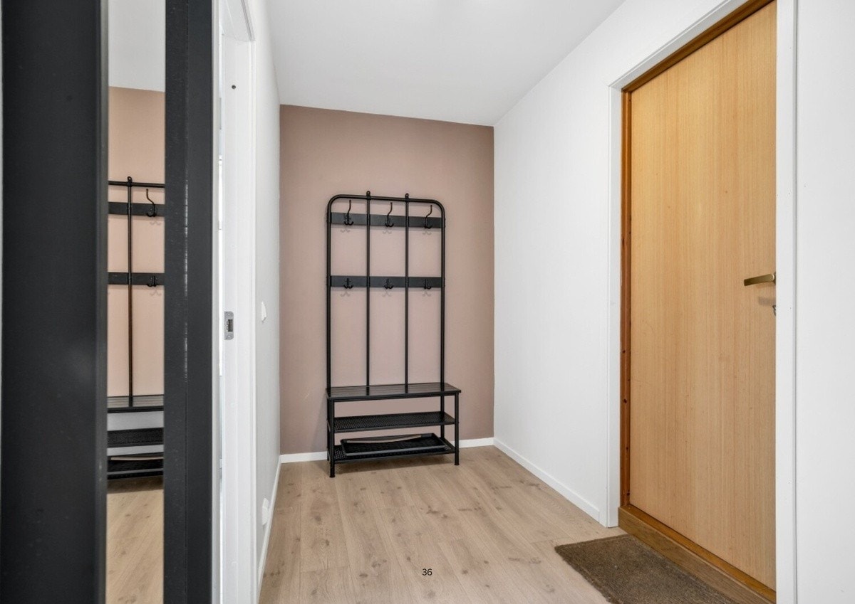 Romslig entre Galleribilde