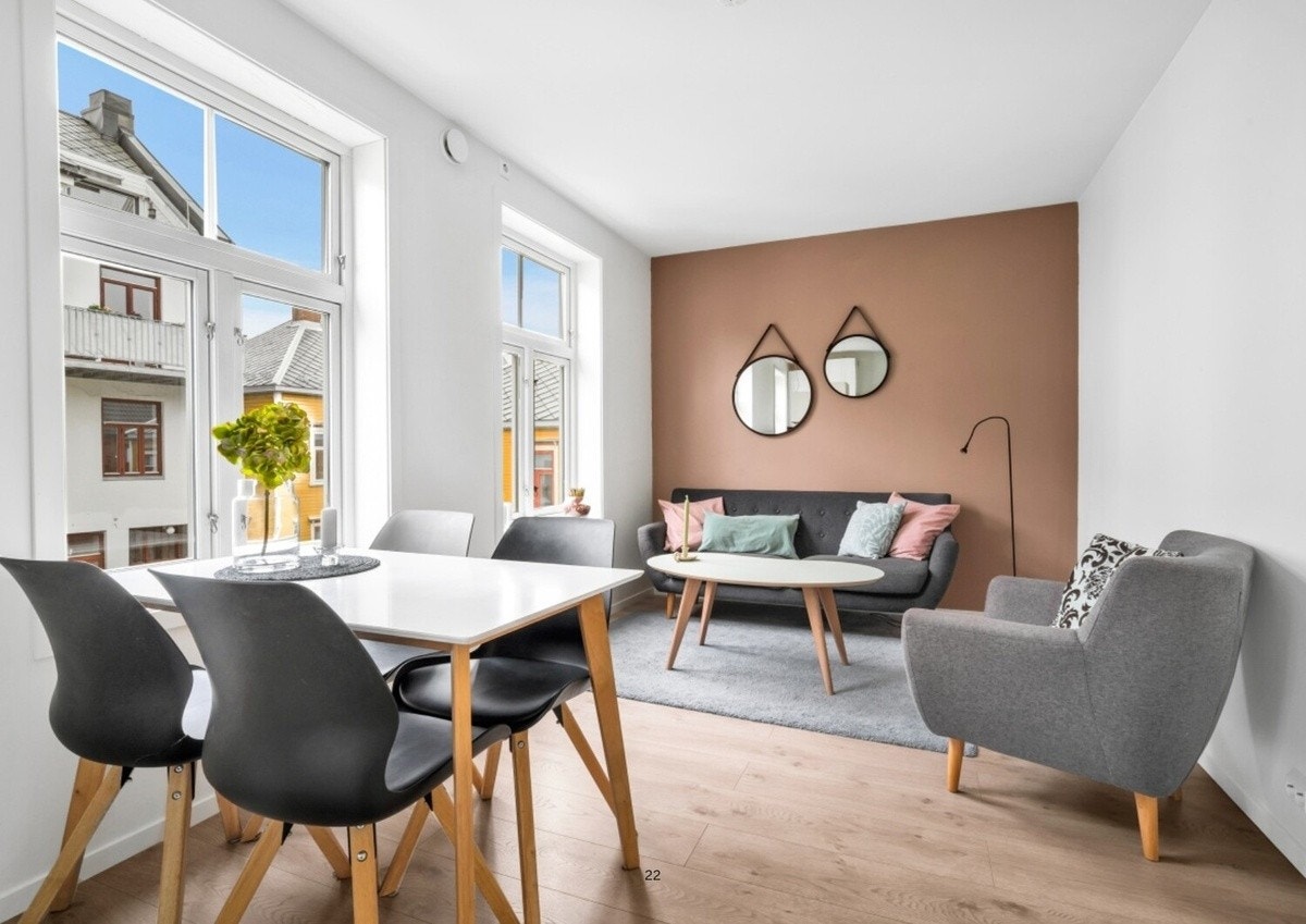 Store vinduer som gir mye lys Galleribilde