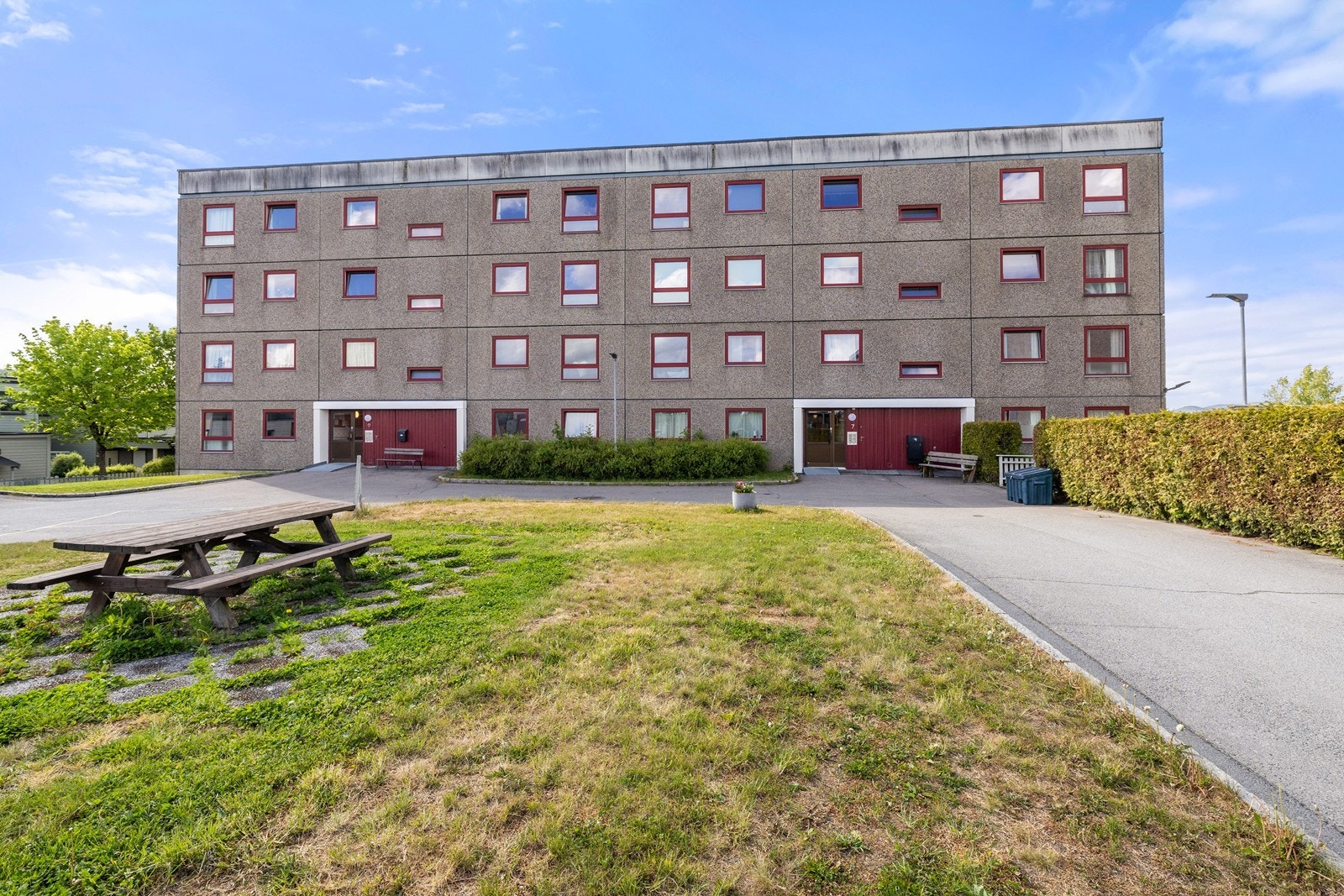 Leiligheten er en del av Senter Borettslag, som består av 60 enheter. Galleribilde