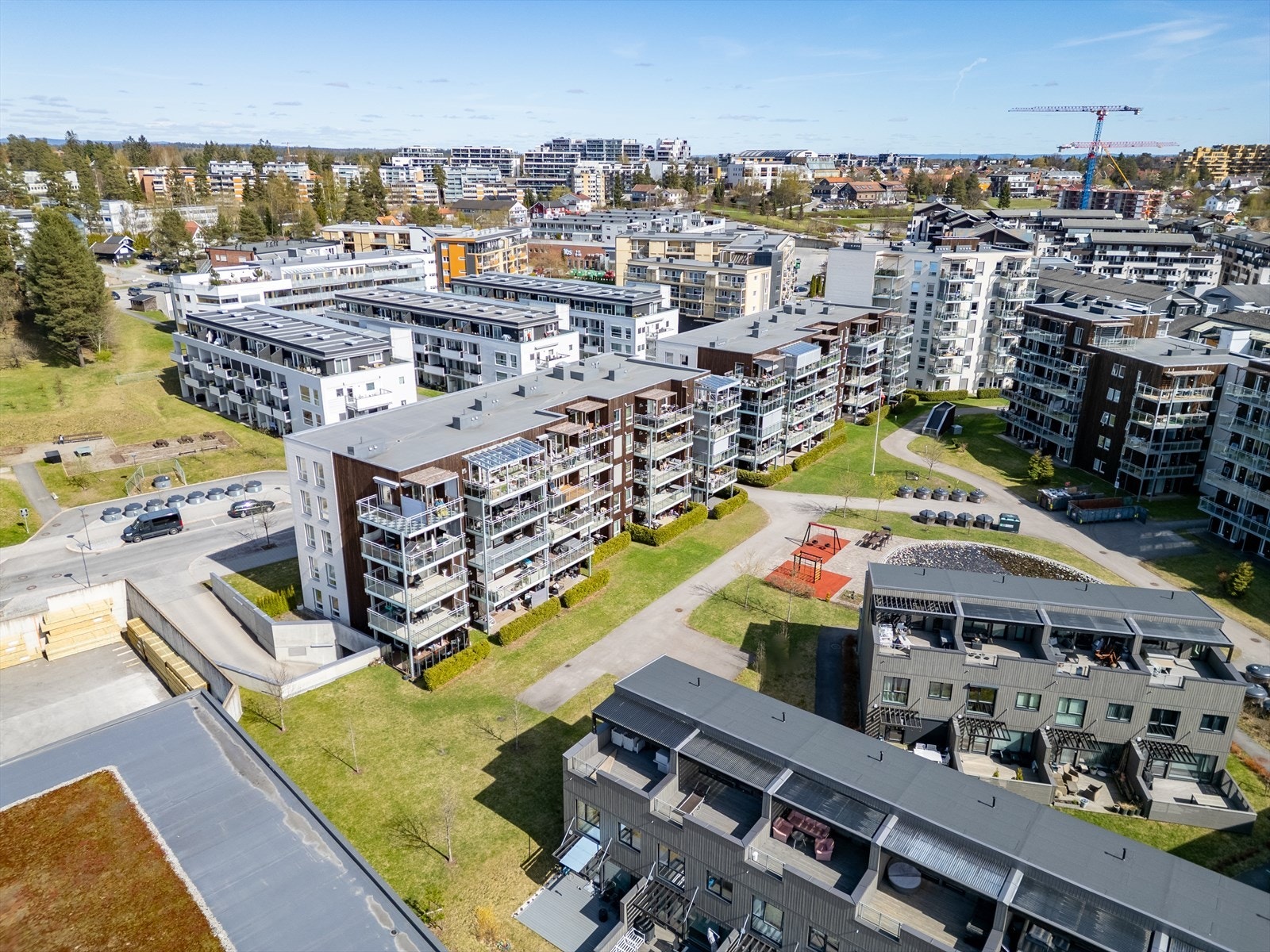 Fra leiligheten er det gåavstand til dagligvarebutikker og andre servicetilbud Galleribilde