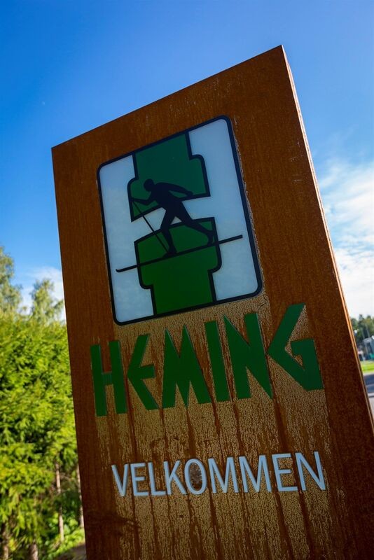 Heming idrettsanlegg med treningssenter er lett tilgjengelig. Galleribilde