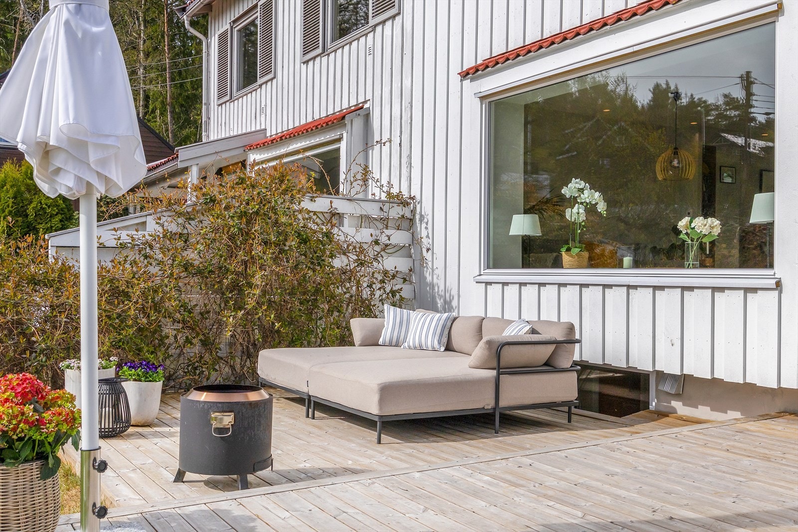 Her kan du nyte svært gode solforhold i en rolig og tilbaketrukket atmosfære. Galleribilde