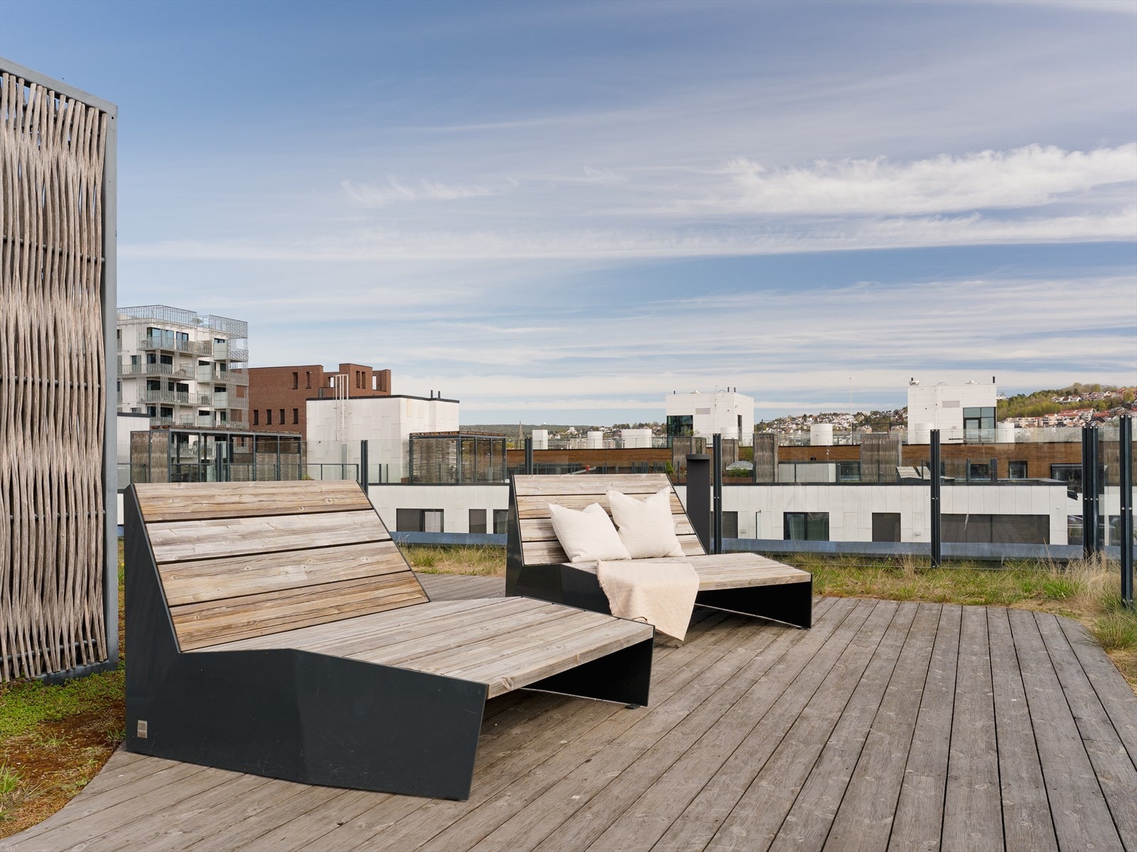 Panoramautsikt over hovedstaden og gode solforhold fra morgen til kveld. Galleribilde