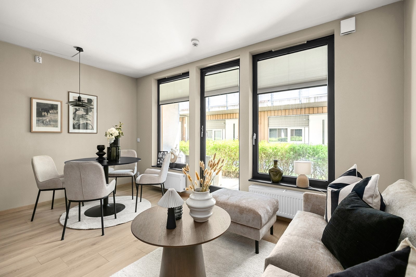 Leiligheten ble nylig malt innvendig i et moderne og delikat fargevalg. Galleribilde