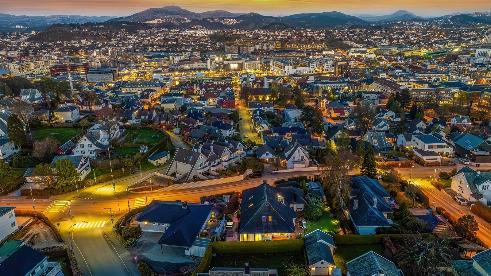 Sentral beliggenhet med umiddelbar nærhet til Sandnes sentrum. Galleribilde