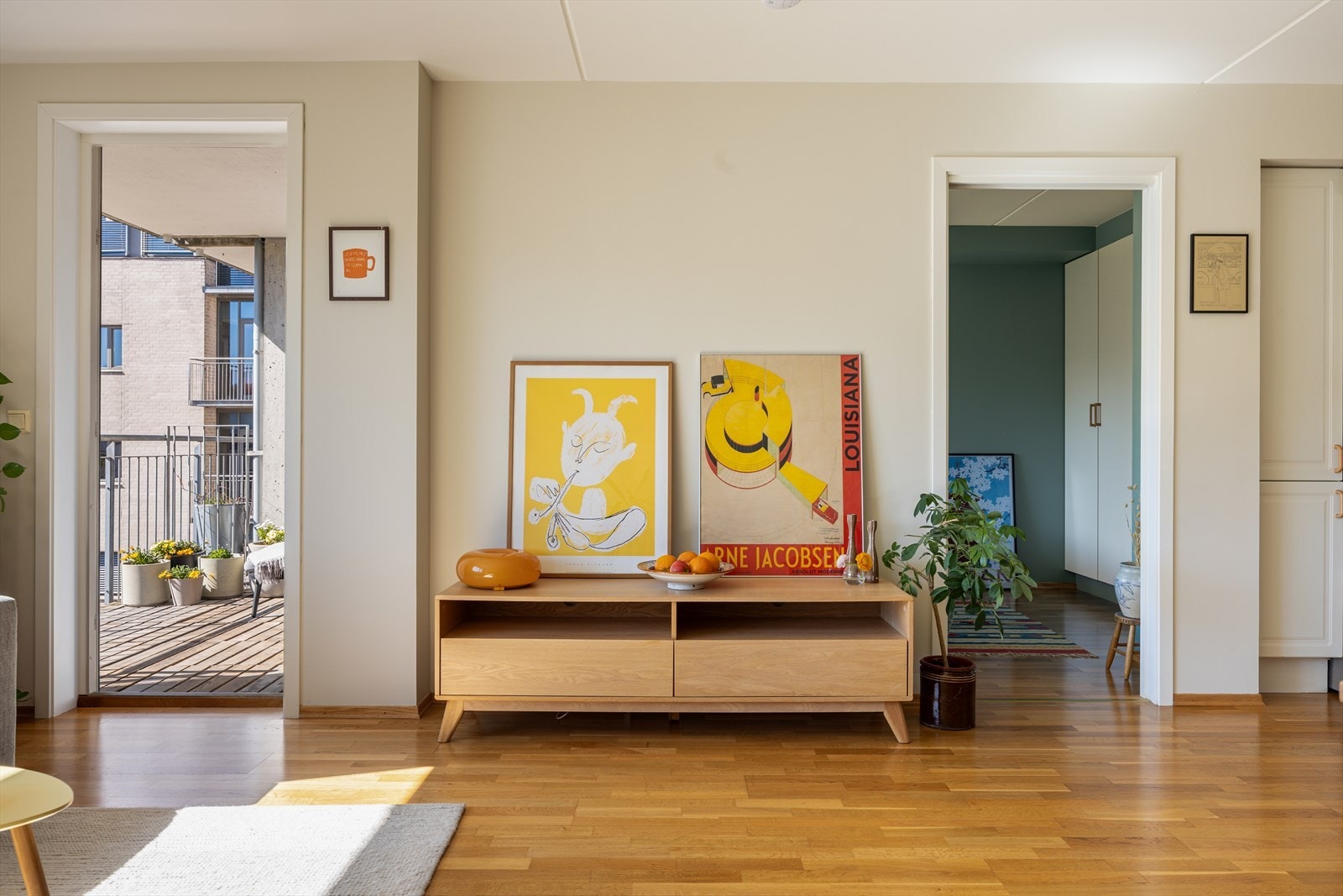 Vegger og tak er nylig malt, som gir et lyst og innbydende uttrykk Galleribilde